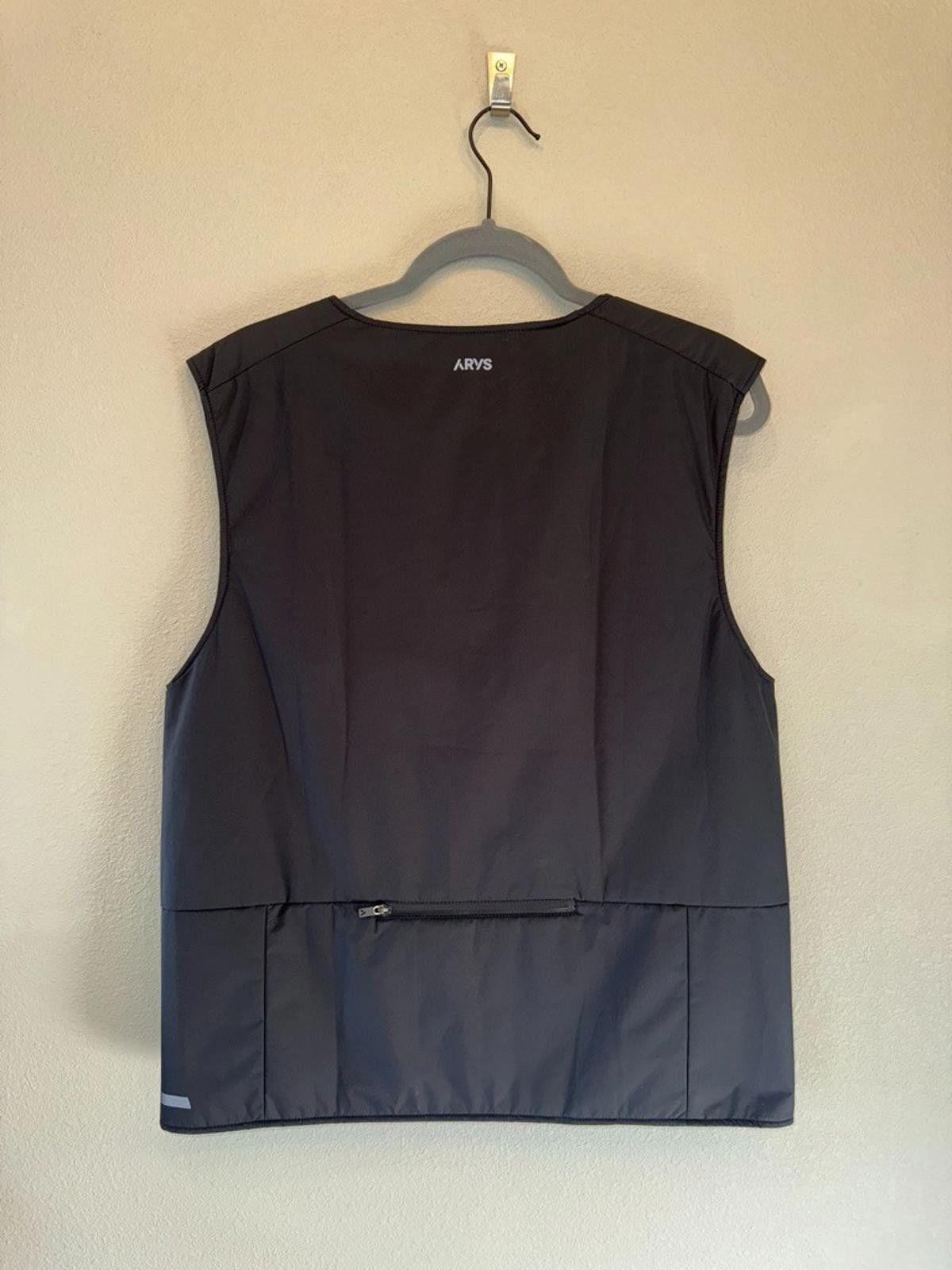 Other NEW $320 ARYS PRO PADDED VEST MEN MEDIUM EUROPEAN STREETWEAR Size US M / EU 48-50 / 2 - 3 Thumbnail