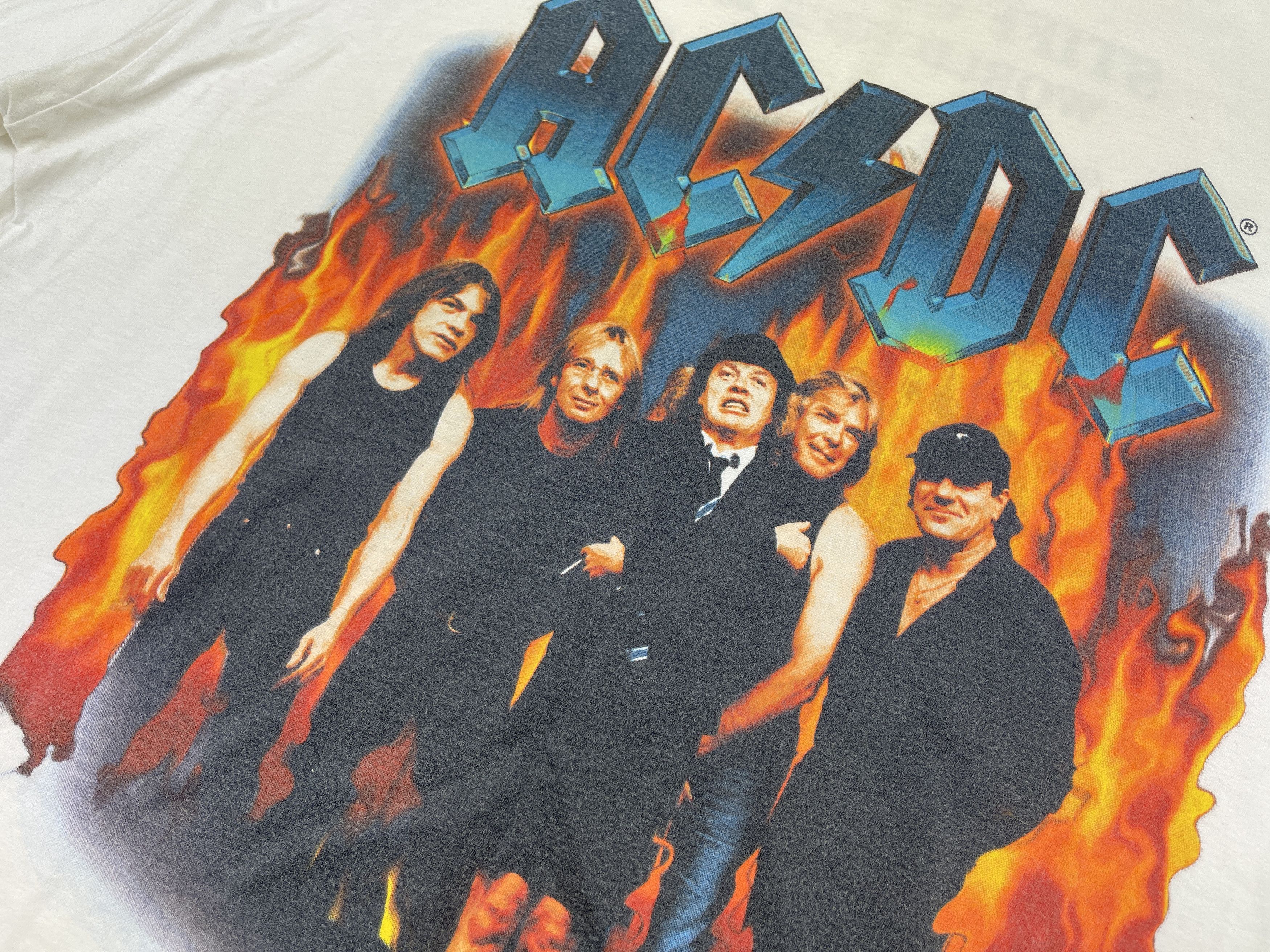 Band Tees AC/DC T-Shirt, 2000 Stiff Upper Lip, vintage ACDC size L Size US L / EU 52-54 / 3 - 8 Thumbnail