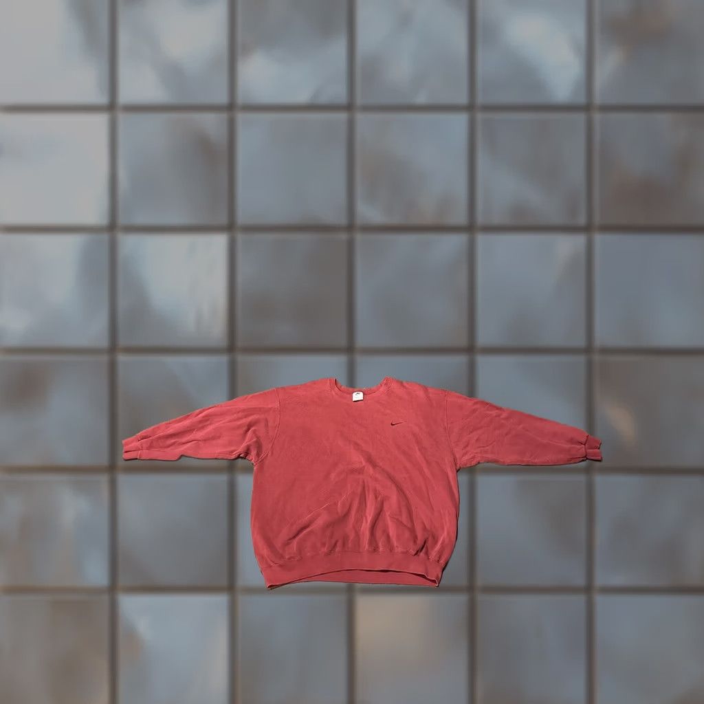 Nike VINTAGE Nike Swoosh Sweatshirt Crewneck XL red Embroidered USA Mens Size US XL / EU 56 / 4 - 1 Thumbnail