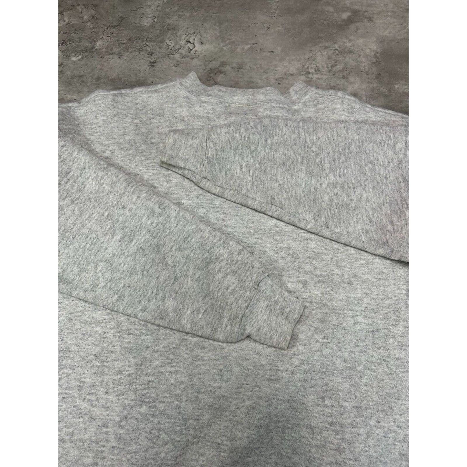 Vintage Vintage 2000 Disney Mickey Mouse Sweatshirt Size Medium Gray Size US M / EU 48-50 / 2 - 11 Thumbnail