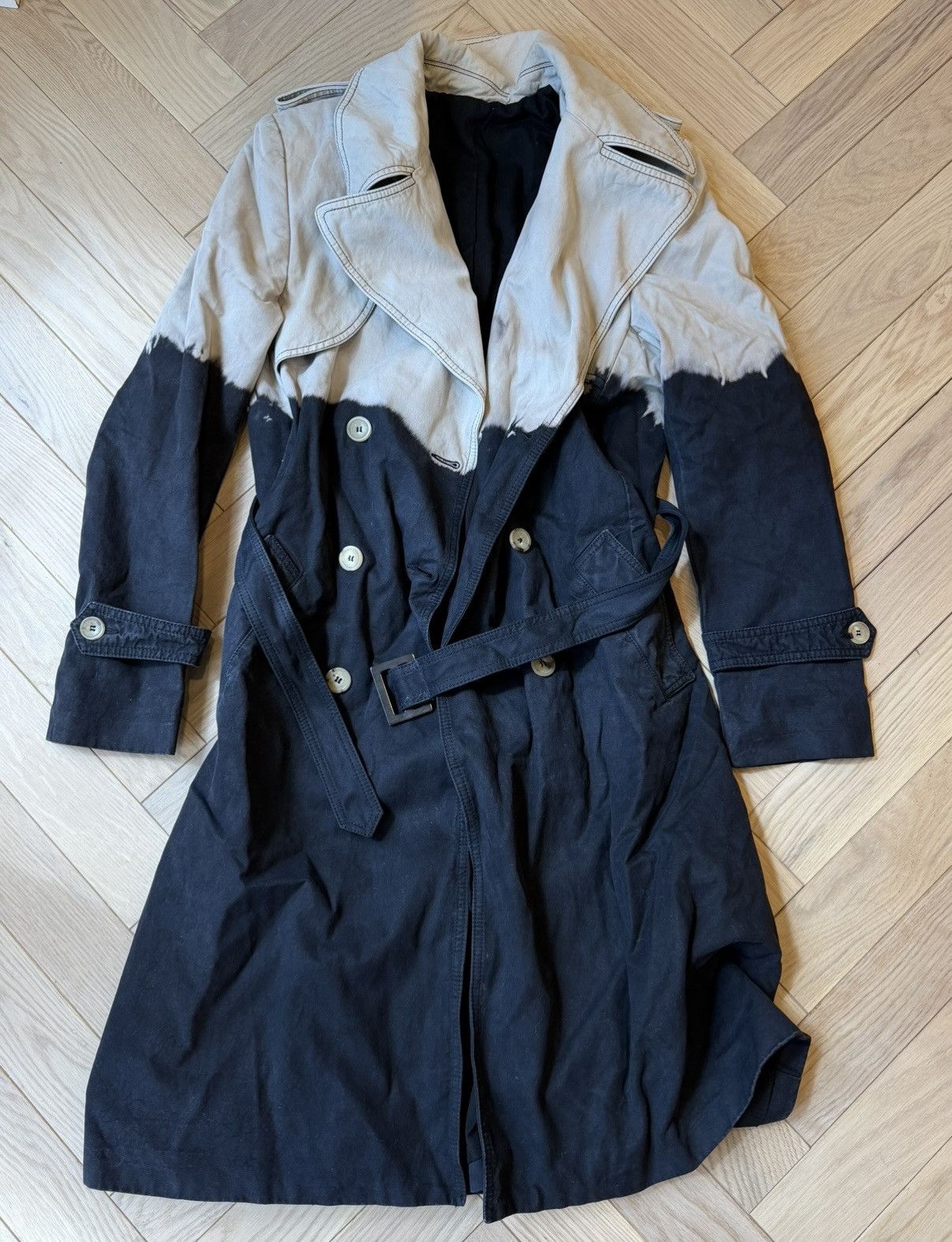 Alexander McQueen ALEXANDER MCQUEEN GRADIENT TRENCH COAT Size M / US 6-8 / IT 42-44 - 1 Thumbnail