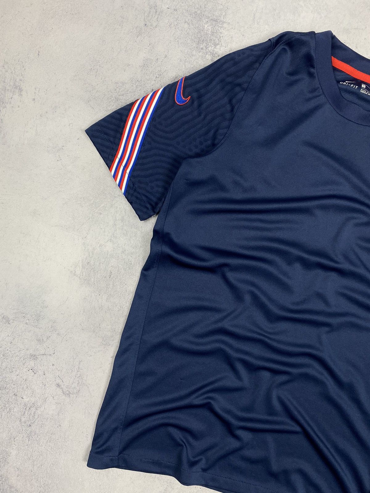 Nike Nike England National Team Pre Match Training Soccer Jersey Size US S / EU 44-46 / 1 - 4 Thumbnail