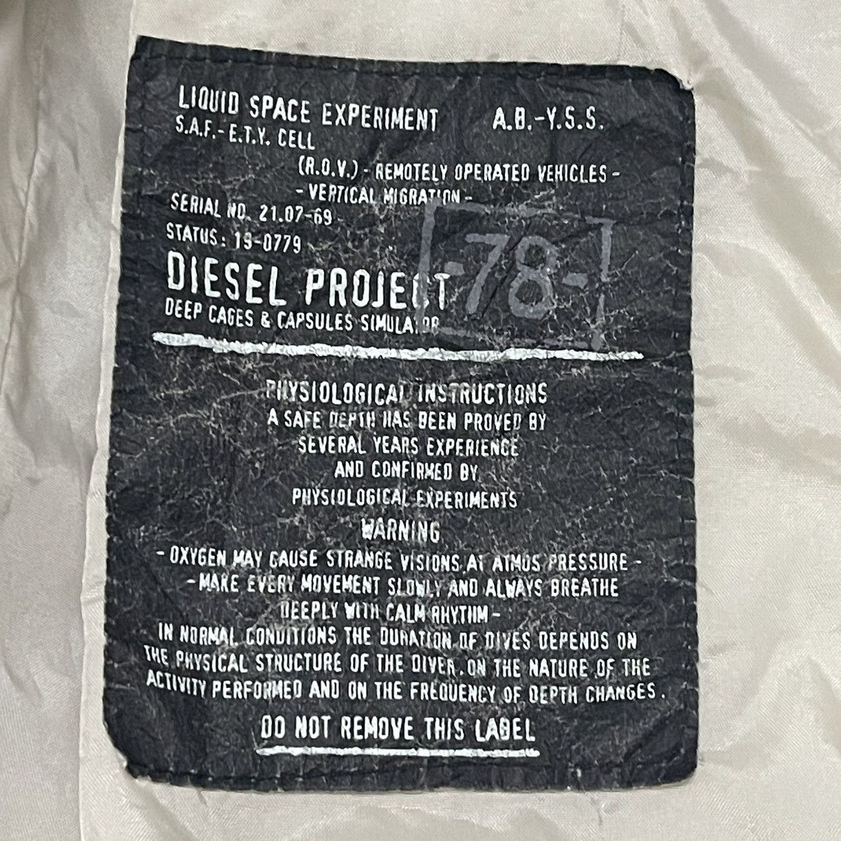 Diesel Vintage Diesel Nylon Puffer Jacket Size US L / EU 52-54 / 3 - 12 Thumbnail