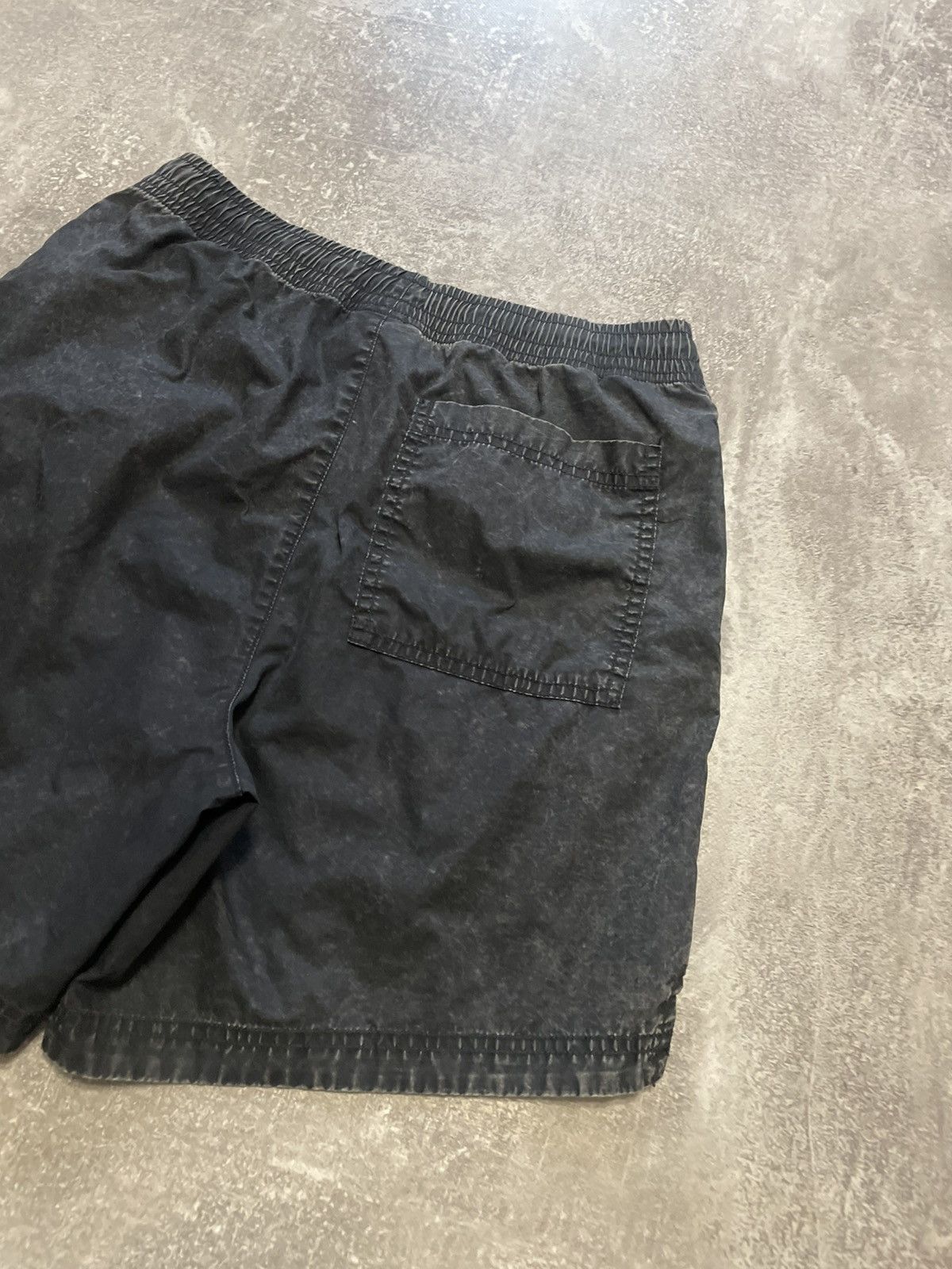 Nike × Vintage Vintage Nike Black Washed Shorts Y2K Size US 30 / EU 46 - 14 Thumbnail
