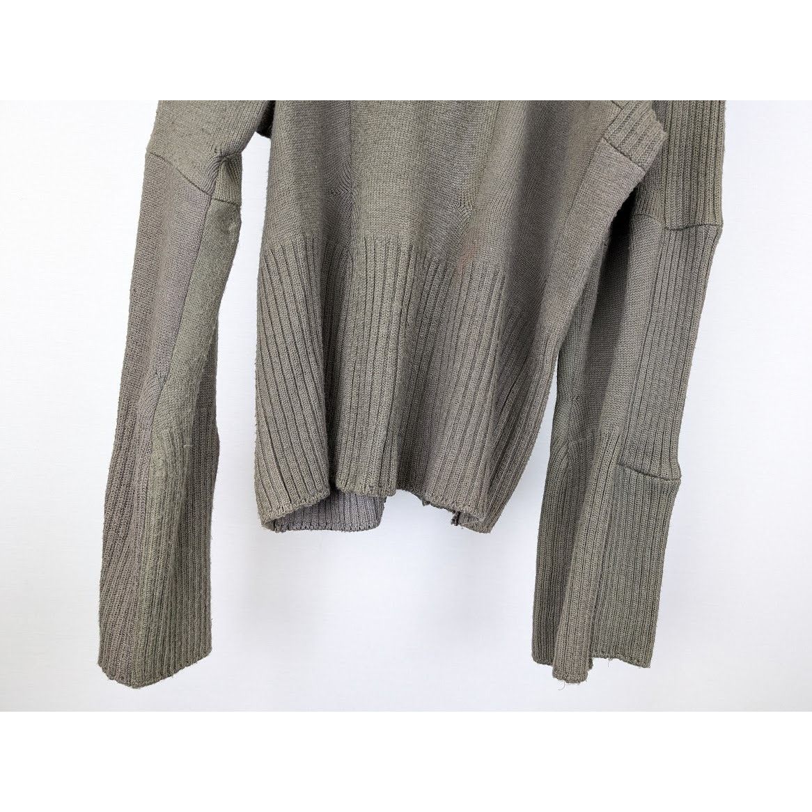 Balenciaga o1rshd1 Wool Uncycled Socks Jumper Knitwear in Khaki Size US S / EU 44-46 / 1 - 13 Thumbnail