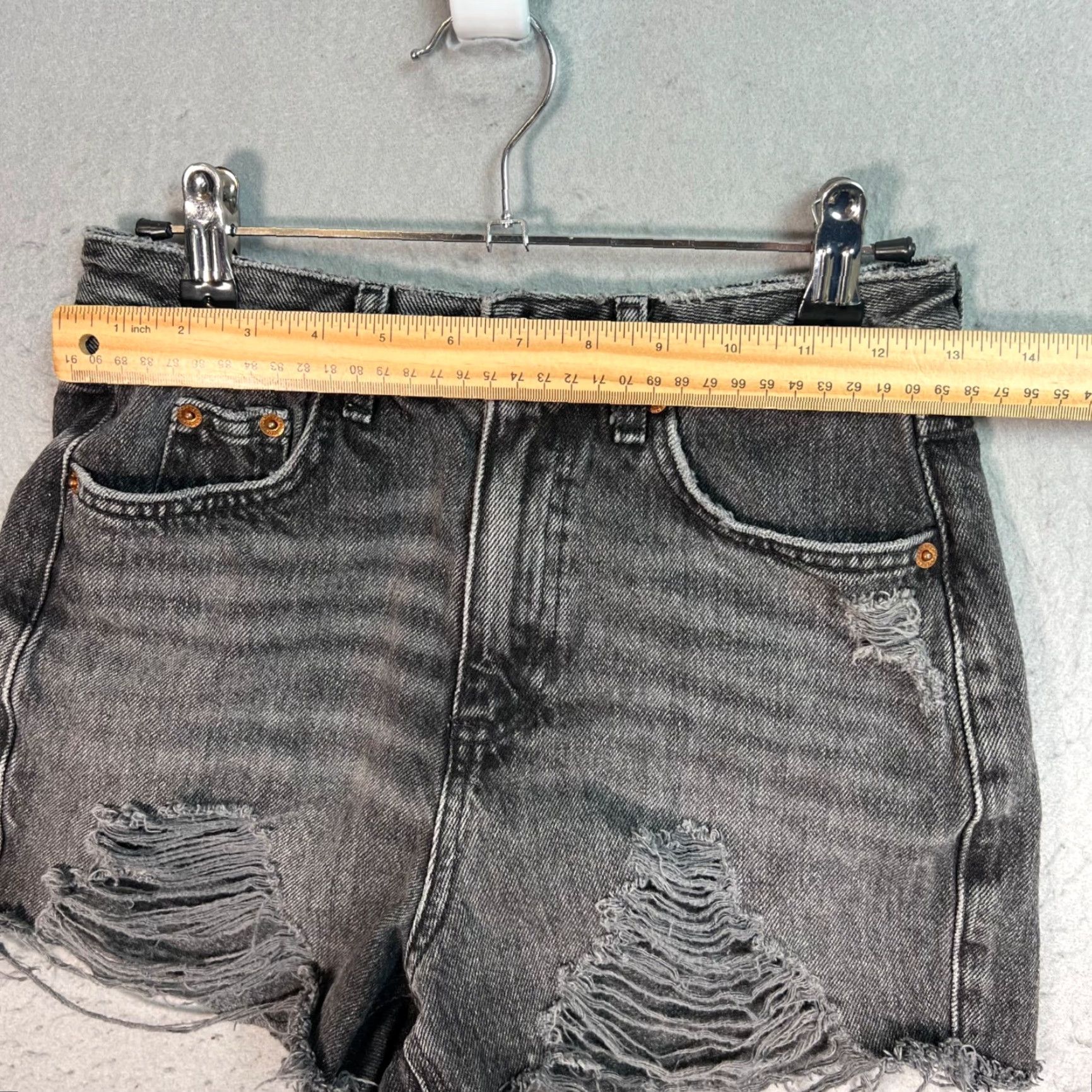 Topshop Topshop Womens Distressed Gray Mom Denim Shorts Ripped Frayed Hem Size 2 26in Inseam 3in 5-Pocket Denim Cotton Casual Summer Spring Womens Size 26" / US 2 / IT 38 - 5 Thumbnail