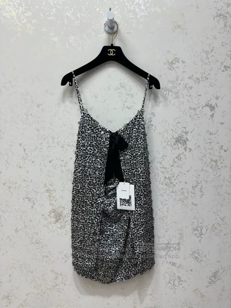 Chanel Chanel 22 Spring and Summer Preview Series Leopard Logo Bo Size XS / US 0-2 / IT 36-38 - 1 Thumbnail