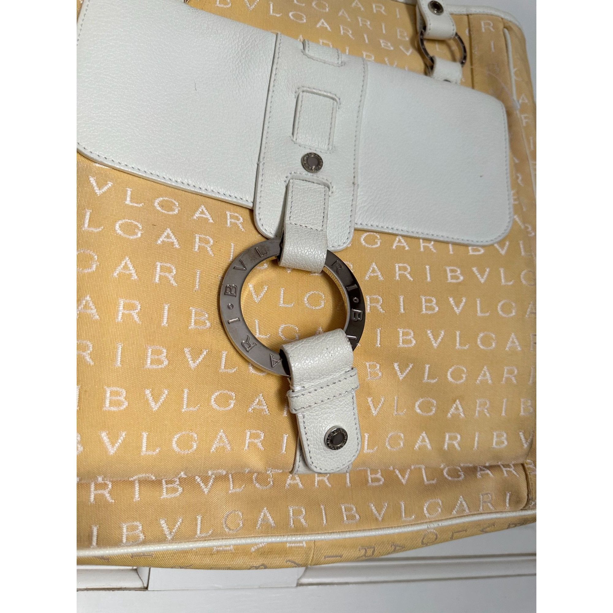 Bvlgari Bvlgari Logo Mania Pale Yellow Shoulder Bag / Tote Size ONE SIZE - 4 Thumbnail