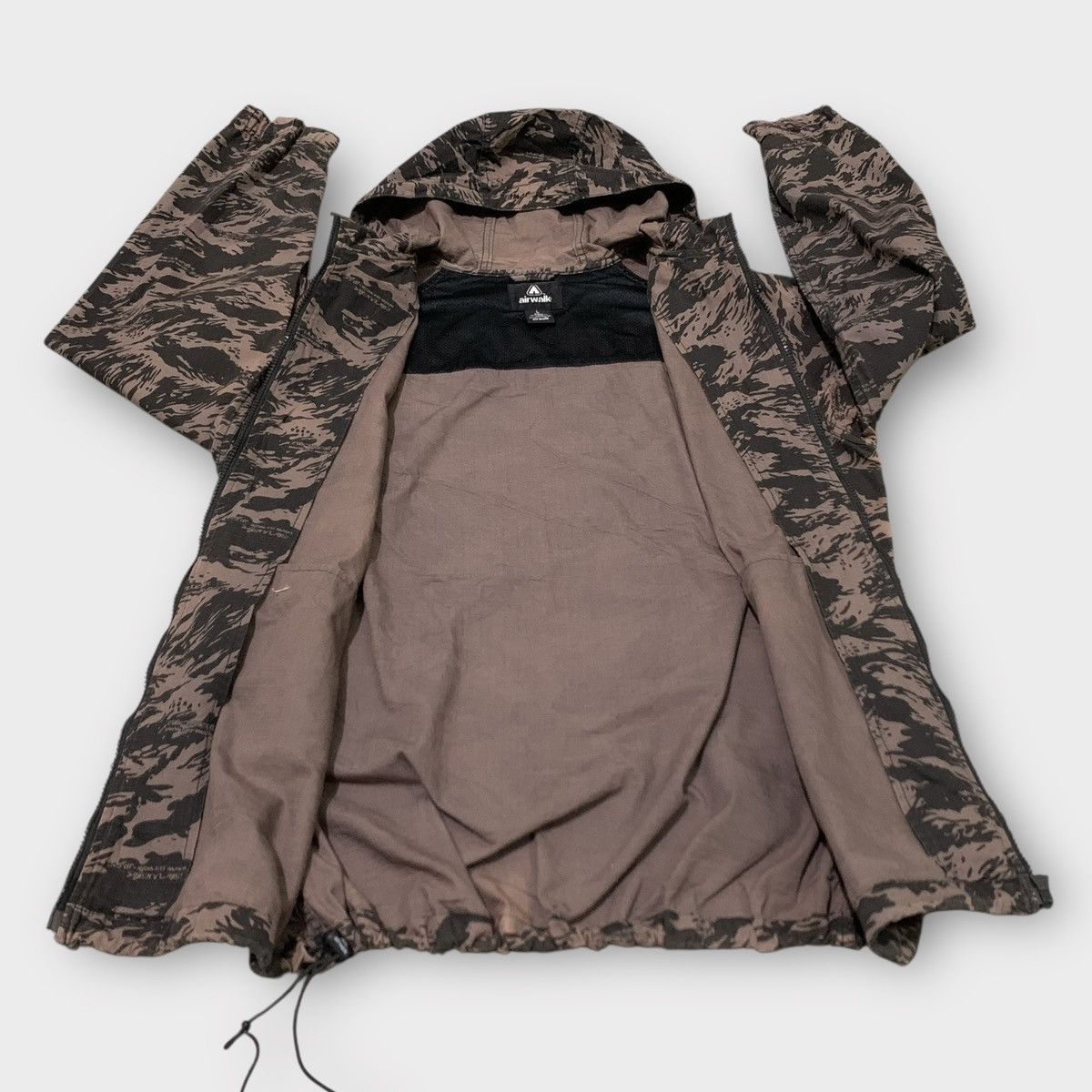 Airwalk VINTAGE AIRWALK TIGER CAMOUFLAGE COTTON HOODIE ZIPPER JACKET Size US L / EU 52-54 / 3 - 4 Thumbnail