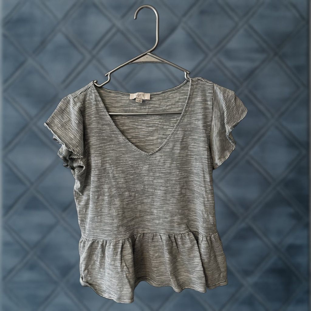 Ann Taylor Ann Taylor Loft Women Shirt XS Gray Cotton Short Sleeve Ruffle Casual Womens Size XS / US 0-2 / IT 36-38 - 1 Thumbnail