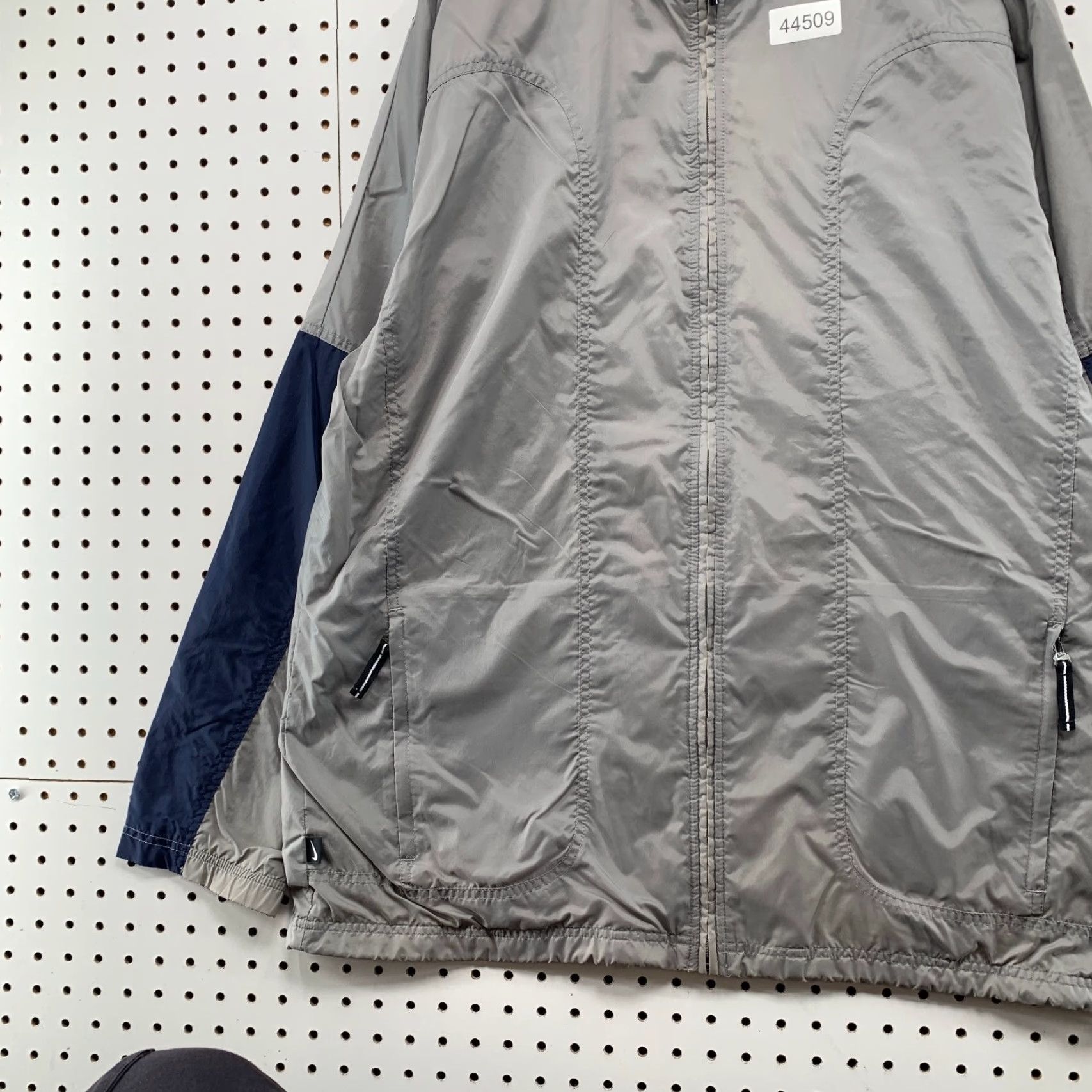 Nike Vintage Nike Windbreaker Jacket Mens XL Gray Oversized Lightweight Y2K Size US XL / EU 56 / 4 - 4 Thumbnail