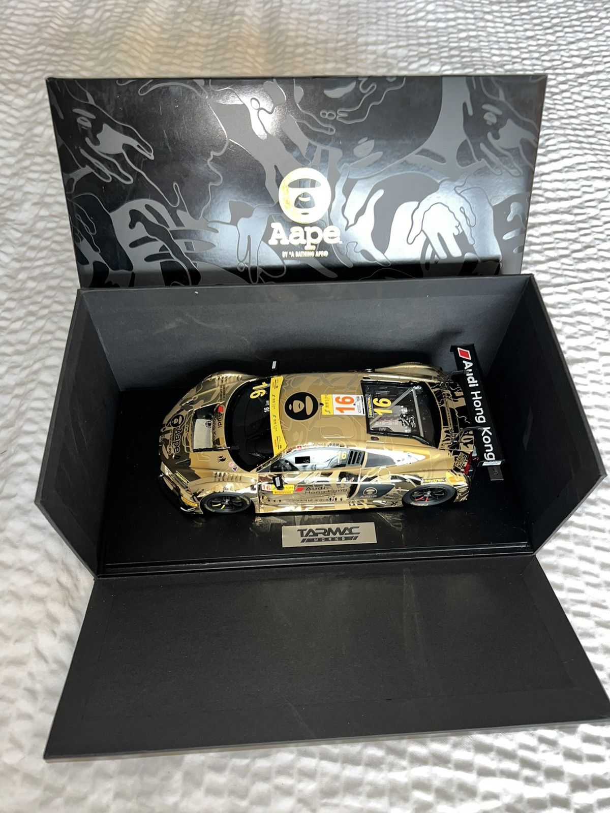 BAPE® x TARMAC WORKS 1/43 s-l1200.jpg