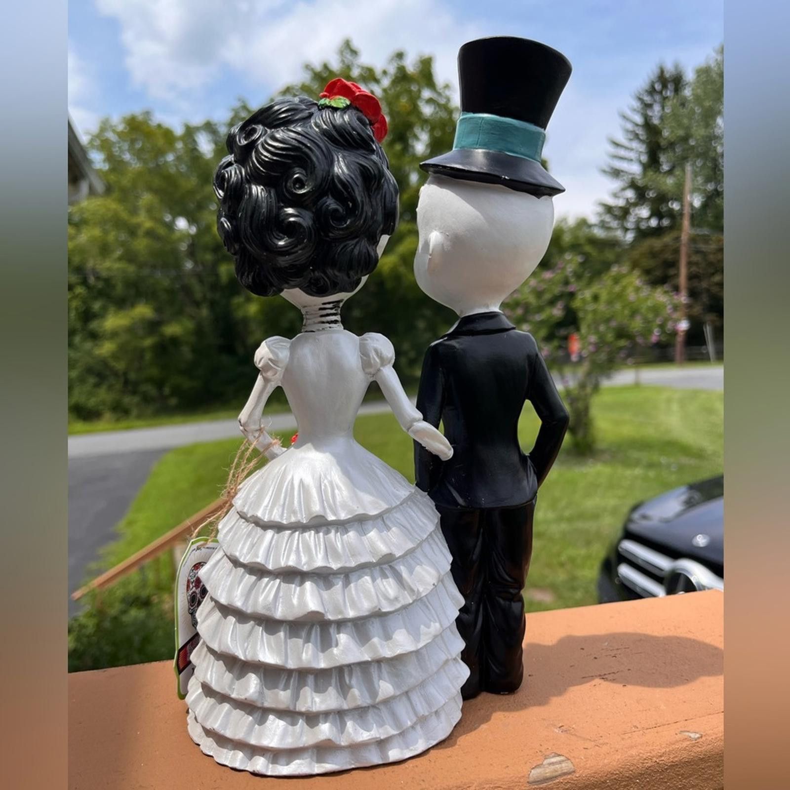 Designer Día De Los Muertos Bride And Groom Statue NWT Size ONE SIZE - 2 Thumbnail