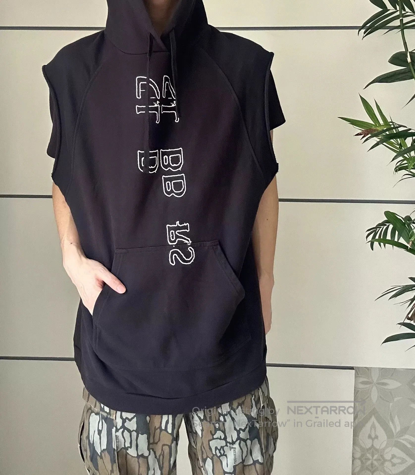 Raf Simons RAF SIMONS Sleeveless Hoodie in Black. Size US S / EU 44-46 / 1 - 5 Thumbnail