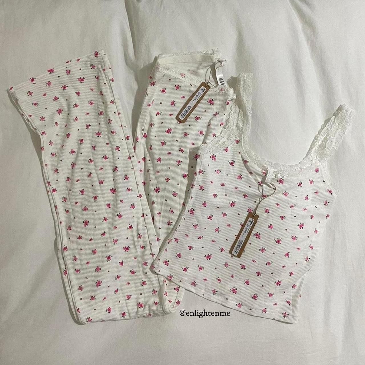 SKIMS Soft Lounge Lace Set in Neon Orchid Rose Print Size XXS / US 00 / IT 34 - 1 Thumbnail