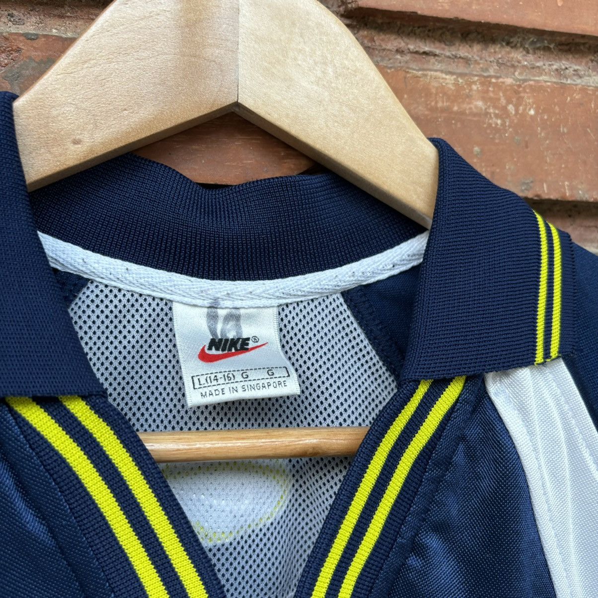 Nike Nike vintage jacket with rivets Size US L / EU 52-54 / 3 - 3 Thumbnail