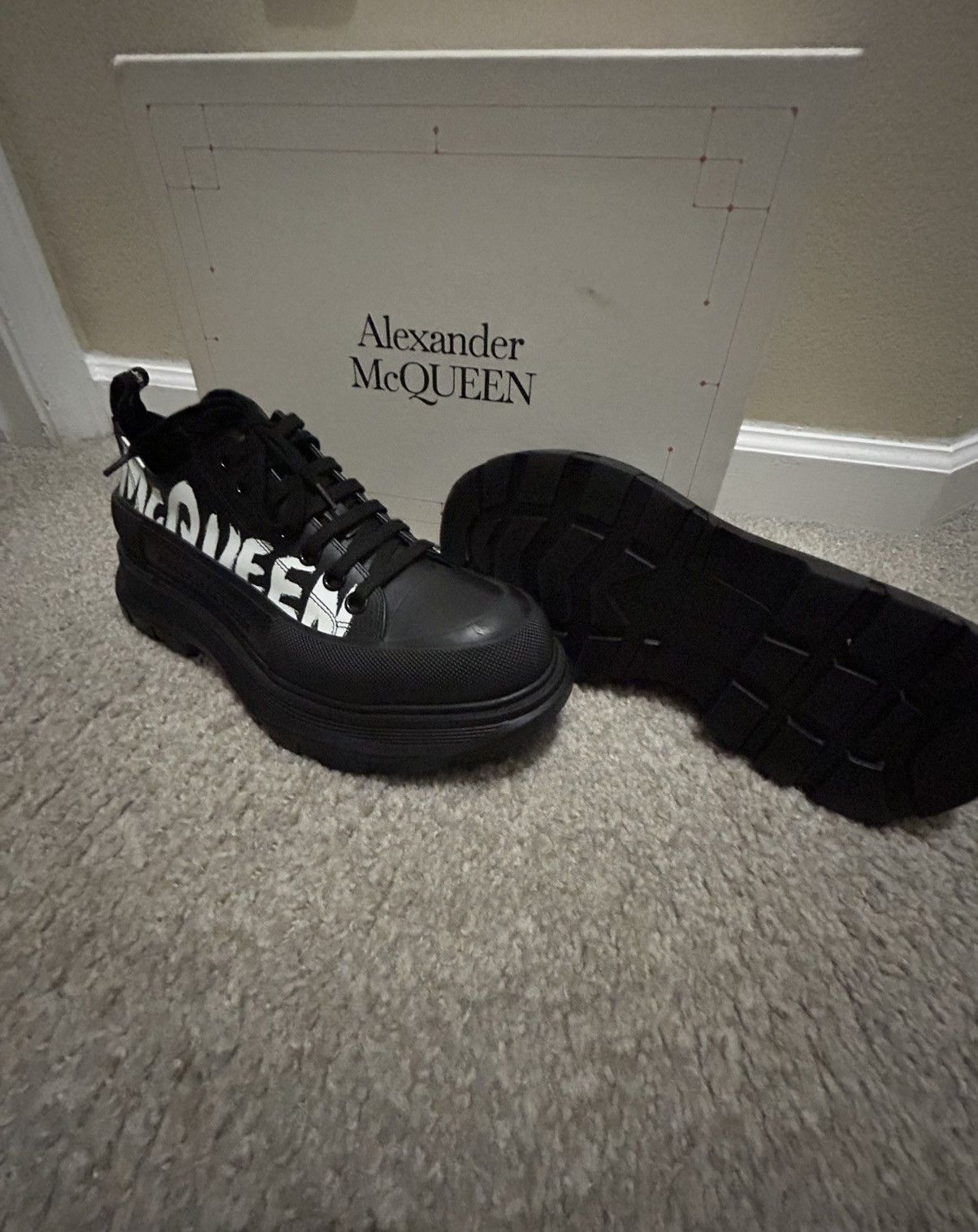 Alexander McQueen Alexander McQueen Tread ‘Graffiti Logo Size US 9.5 / EU 42-43 - 4 Thumbnail