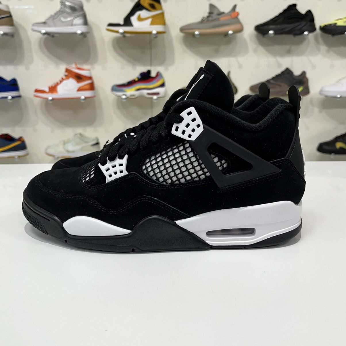Nike Air Jordan 4 Retro White Thunder Size US 9 / EU 42 - 3 Thumbnail