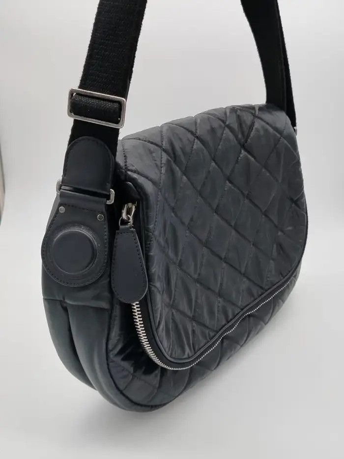 Chanel o1tko10125 Size: OS / Nylon Quilted Cocoon Messenger Bag Size ONE SIZE - 6 Thumbnail