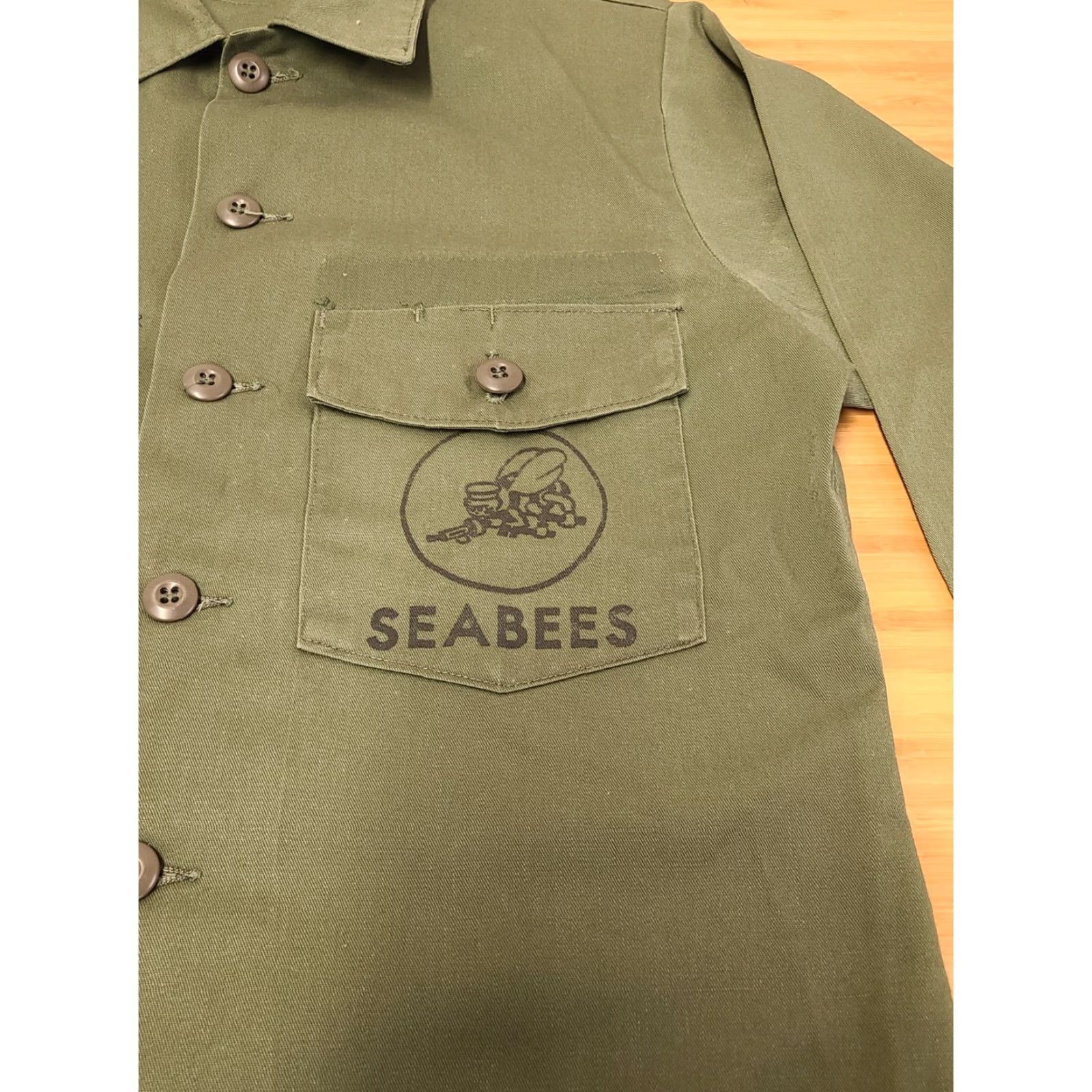 Vintage Vintage US Navy Seabees Men's Green Uniform Shirt S/M User: Vintage US Navy Seabees Men's Green Uniform Shirt S/M Size US S / EU 44-46 / 1 - 5 Thumbnail