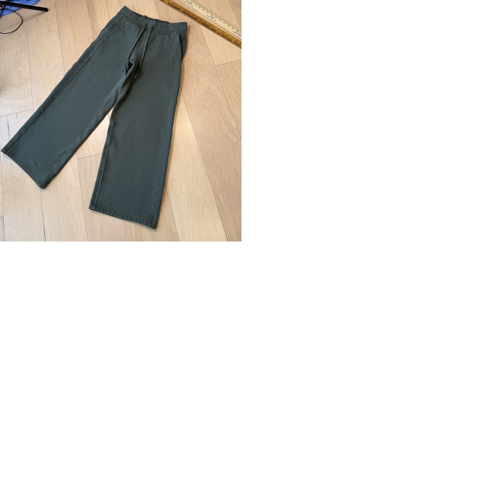Lululemon Lululemon Scuba Mid Rise Wide Leg Sweatpants Women's 6 Green Loungewear Comfort Pockets Athleisure Yoga Running Size 28" / US 6 / IT 42 - 9 Thumbnail