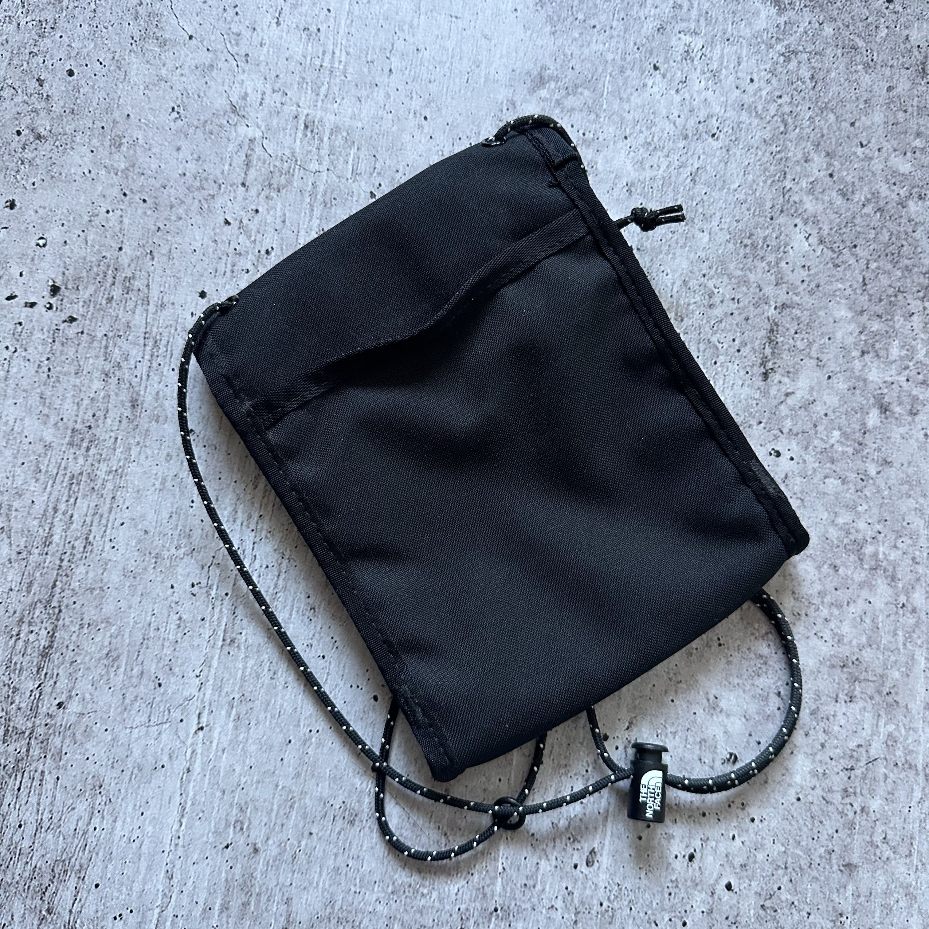 The North Face The North Face Light Weight Big Logo Shoulder Bag Size ONE SIZE - 8 Thumbnail