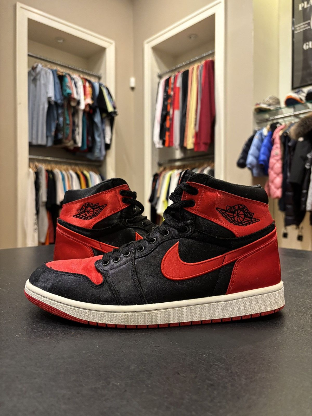 Jordan Brand Jordan 1 Retro High ‘Satin Bred’ Size US 11.5 / EU 44-45 - 2 Thumbnail