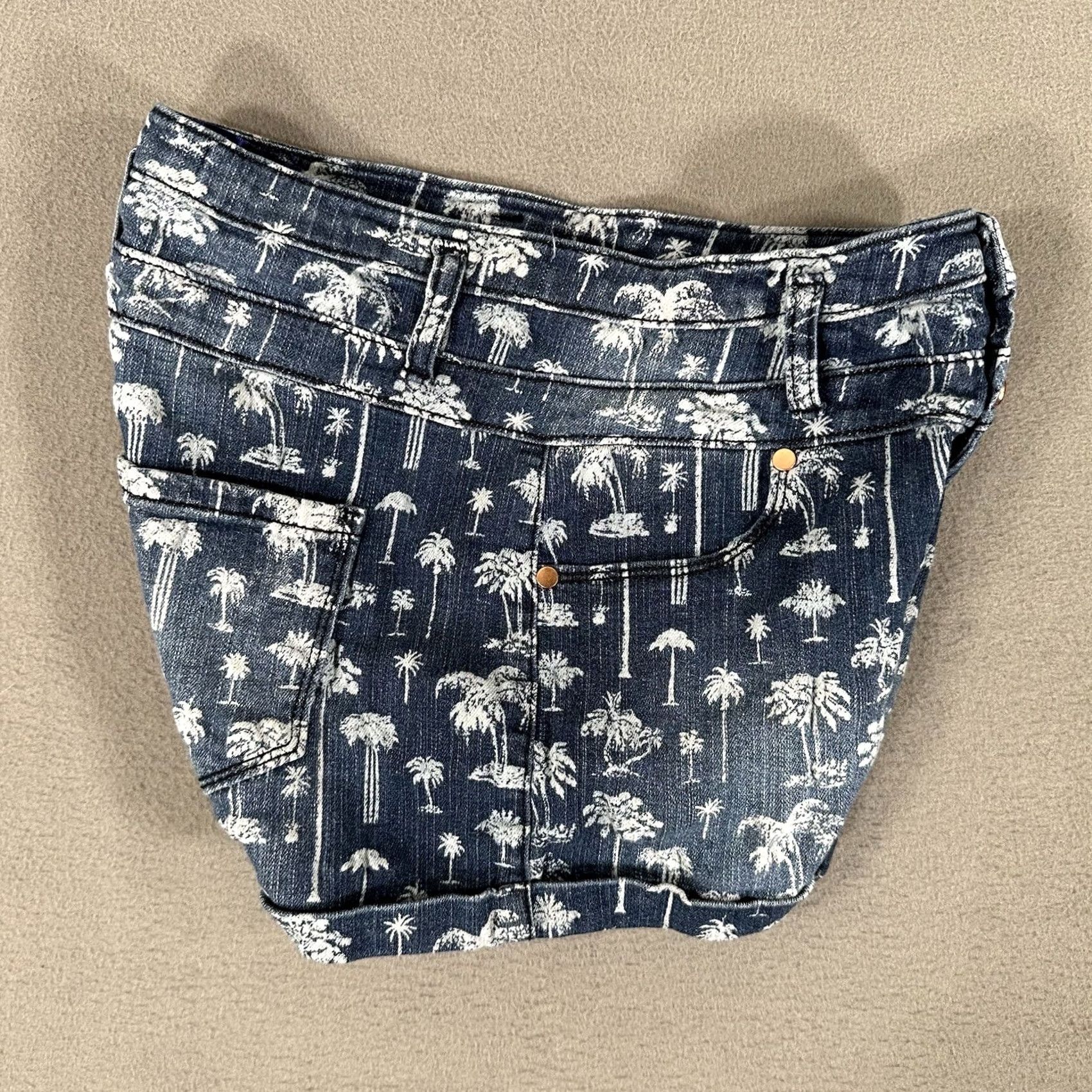 Vintage Sapphire Ink Shorts Denim Dark Wash Button Fly 5-Pocket Juniors 3 Palm Tree Print Casual Pockets 2" Inseam Size 26" / US 2 / IT 38 - 7 Thumbnail