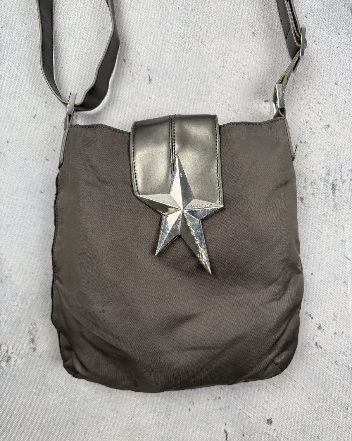 Mugler Vintage Mugler Star Logo Nylon Shoulder Bag Grey Crossbody Size ONE SIZE - 6 Thumbnail