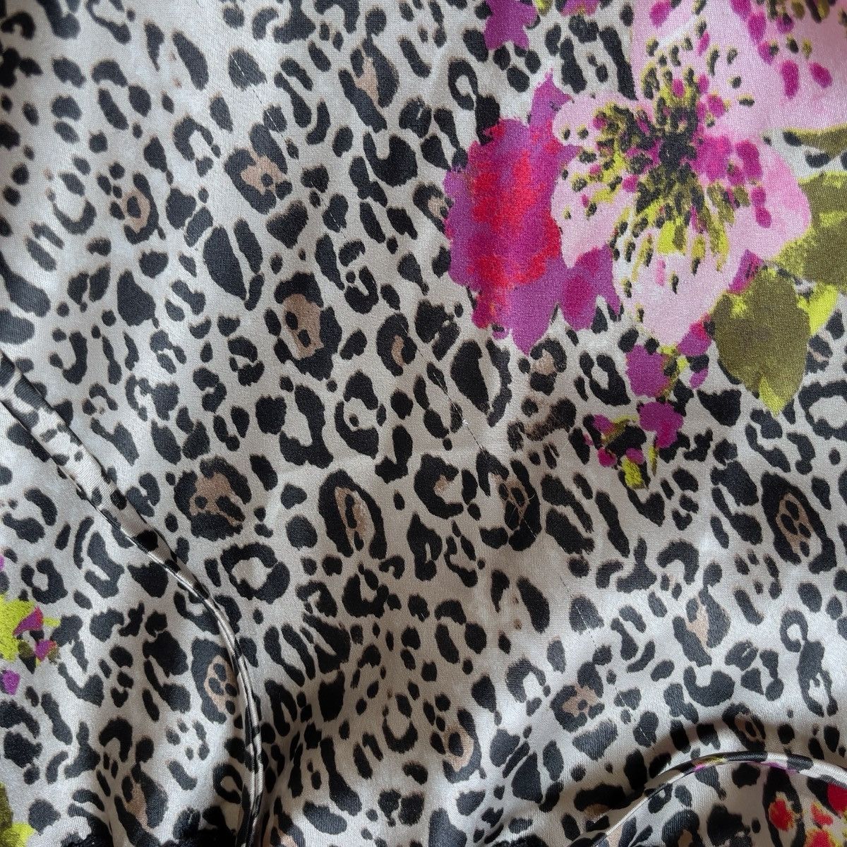 Victoria's Secret Adorable Leopard & Floral Satin Mini Slip Dress (S-M) Size M / US 6-8 / IT 42-44 - 10 Thumbnail