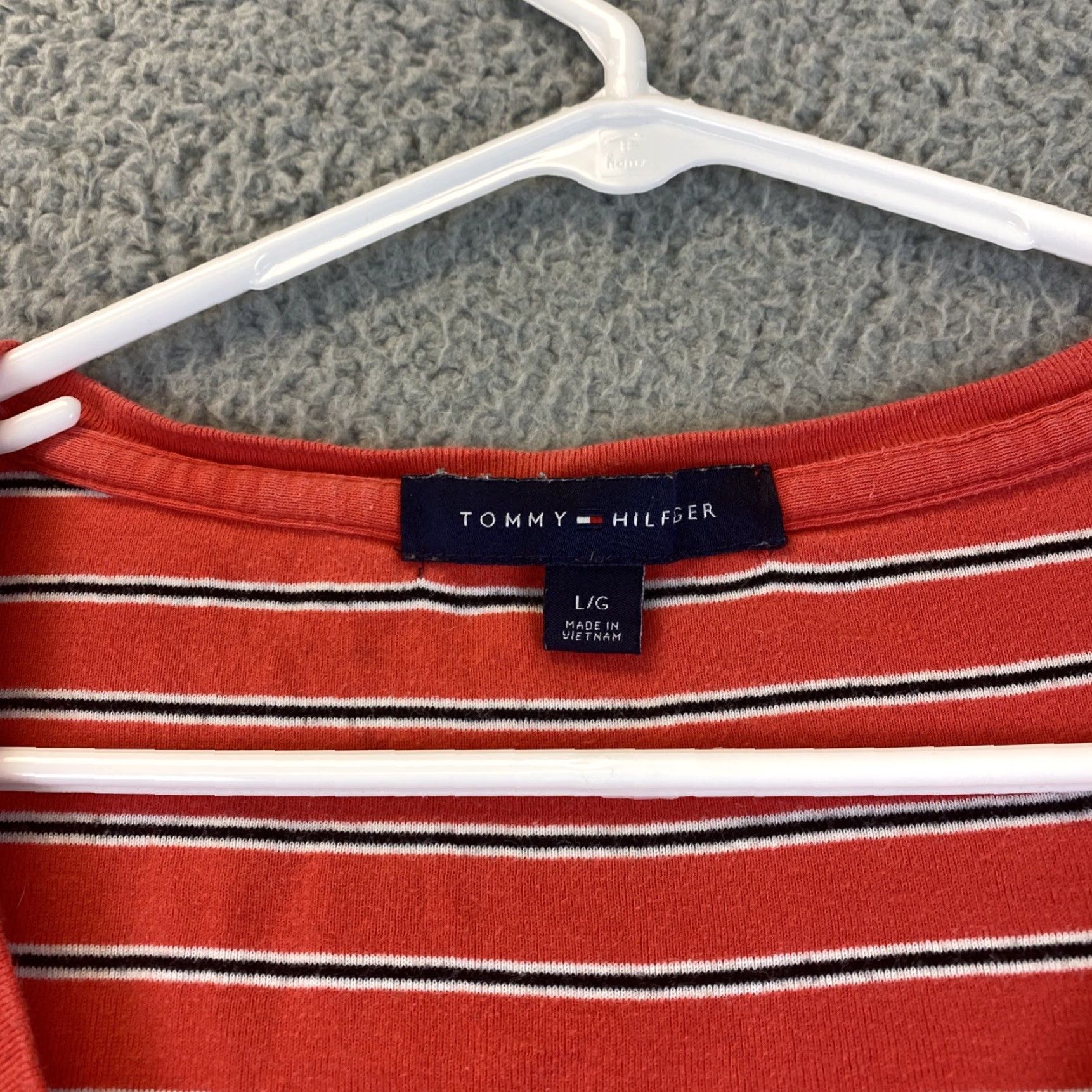 Tommy Hilfiger Tommy Hilfiger T-Shirt Women L Orange Short Sleeve V-Neck Cotton Logo Embroidered Casual MTM 69-15 Size L / US 10 / IT 46 - 2 Thumbnail