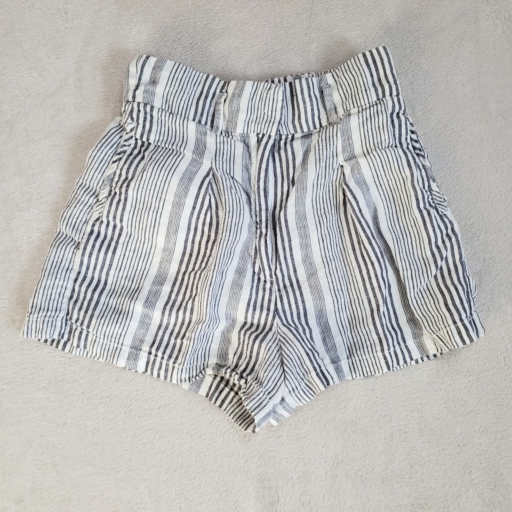 Vintage C&C California Shorts Gray White Stripe 100% Linen High Waisted Pockets Size 8 Size 30" / US 8 / IT 44 - 2 Thumbnail