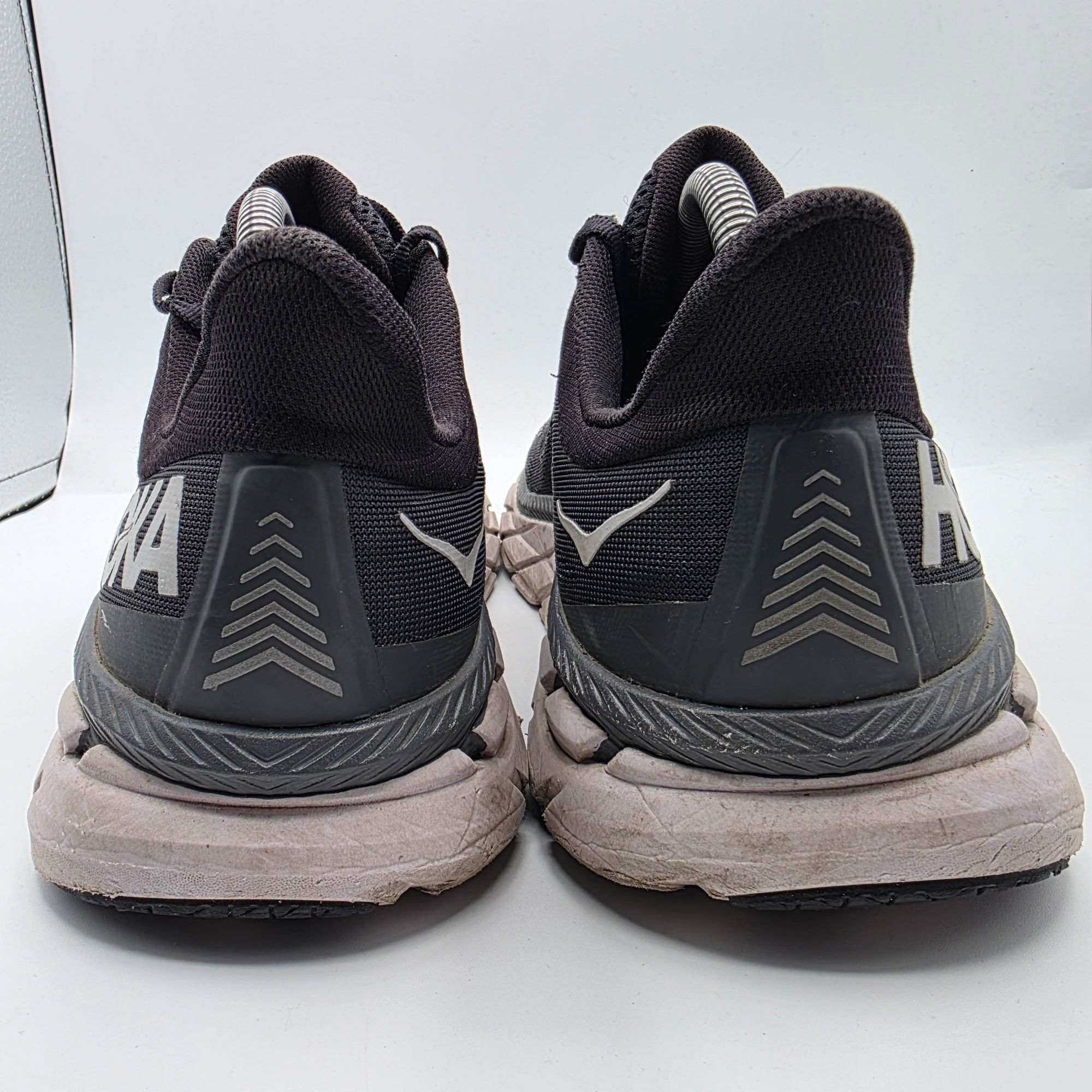 Hoka Hoka One One Clifton 7 Mens Size 10 Black White Athletic Sho Size US 10 / EU 43 - 5 Thumbnail