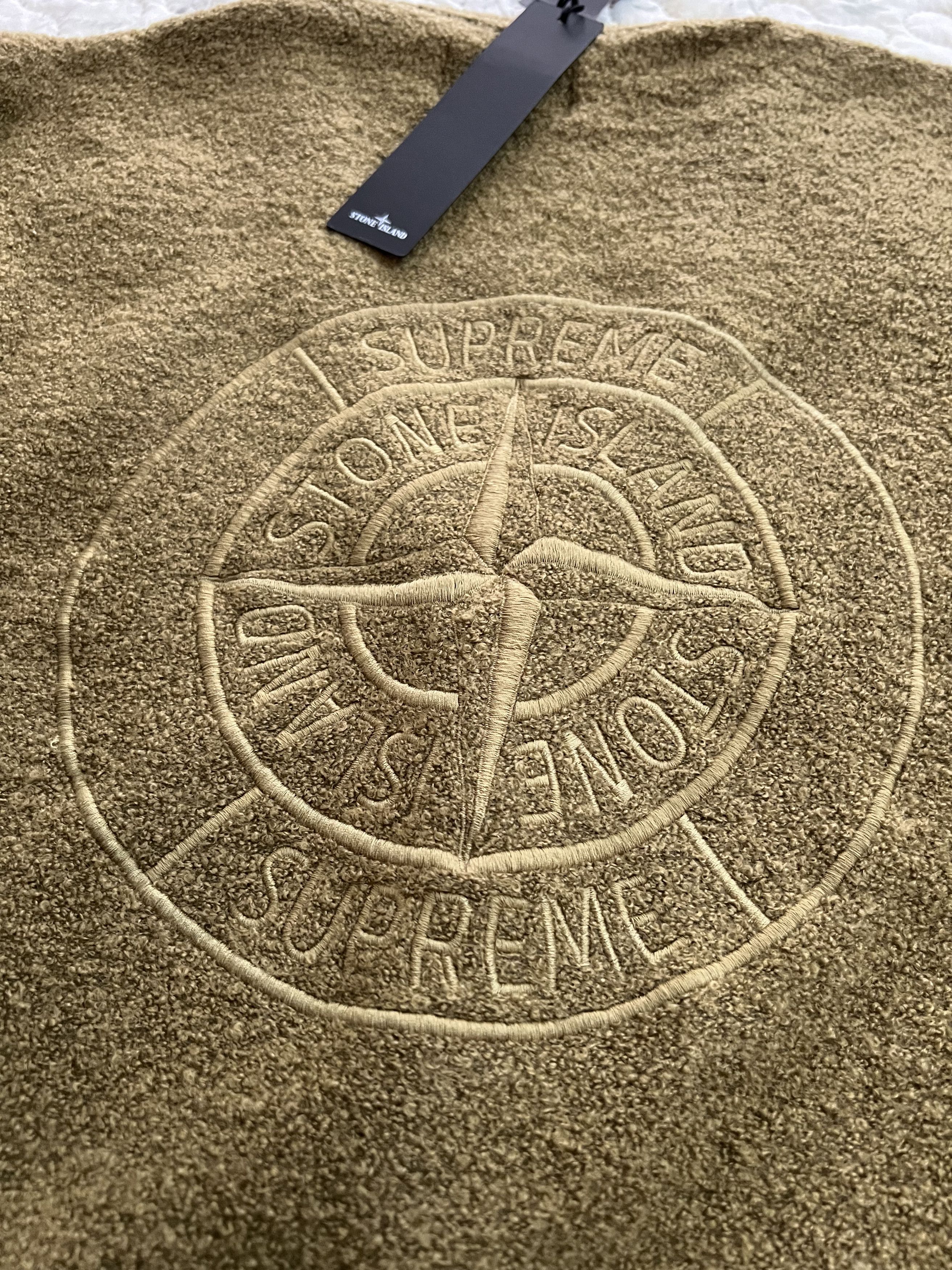 Stone Island × Supreme Supreme Stone Island Bouclé Cardigan olive M Size US M / EU 48-50 / 2 - 16 Thumbnail