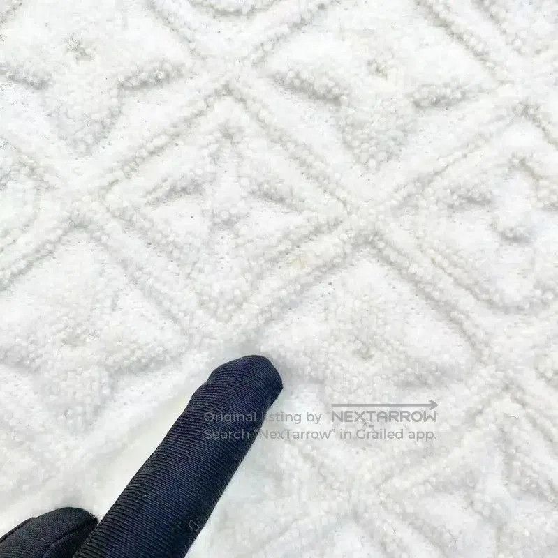 Louis Vuitton Louis Vuitton Women's White Wool T. Size M / US 6-8 / IT 42-44 - 5 Thumbnail