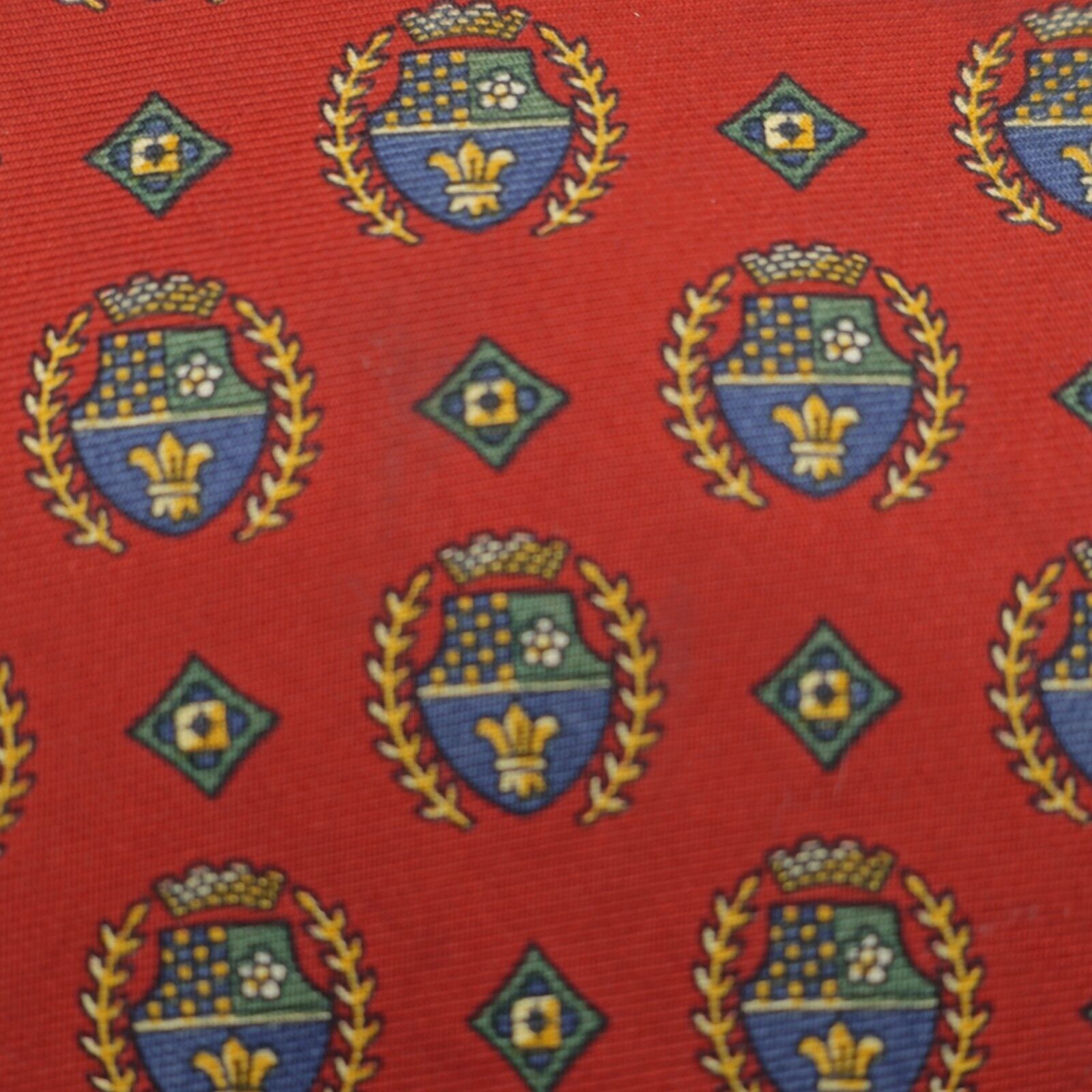 Tommy Hilfiger Vintage Tommy Hilfiger Red Crest Print Italian Silk Tie Wide Size ONE SIZE - 2 Thumbnail