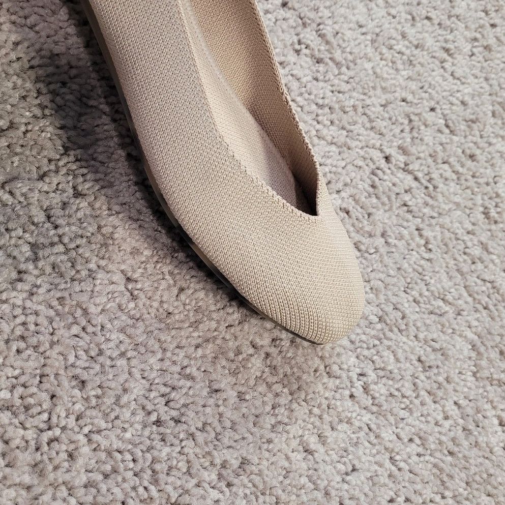 Rothy's Rothy’s Ballet Flats 7.5 Rounded Toe V-Vamp Tan Neutral Size US 7.5 / IT 37.5 - 9 Thumbnail