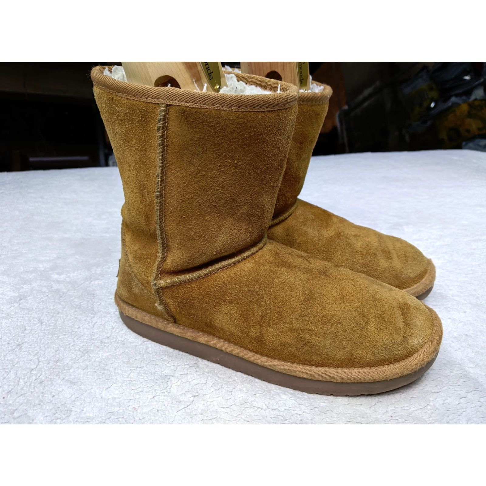 Ugg VINTAGE Koolaburra by UGG Koola Short Boots Womens 3 35 Beige Suede Sherpa Boots Winter Snow Womens Shoes Size 26" / US 2 / IT 38 - 2 Thumbnail