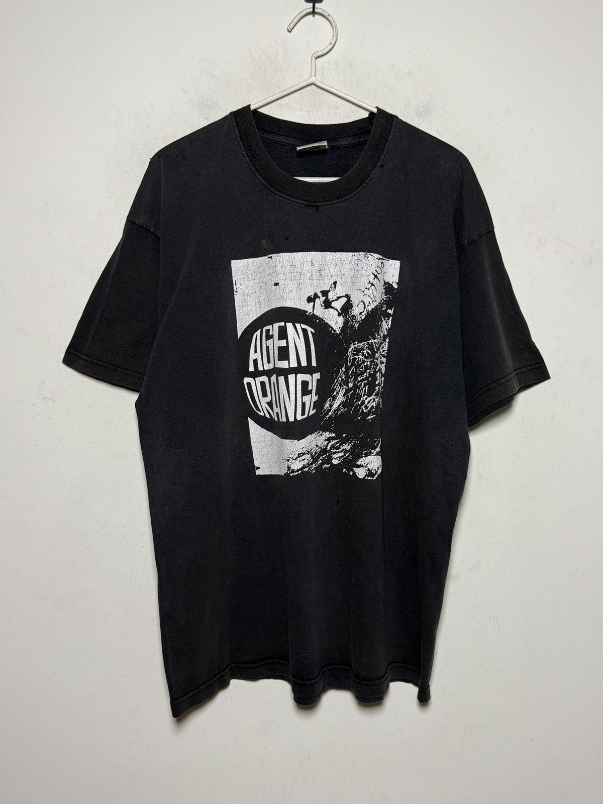 Band Tees Agent Orange vintage band tee Size US XL / EU 56 / 4 - 1 Thumbnail