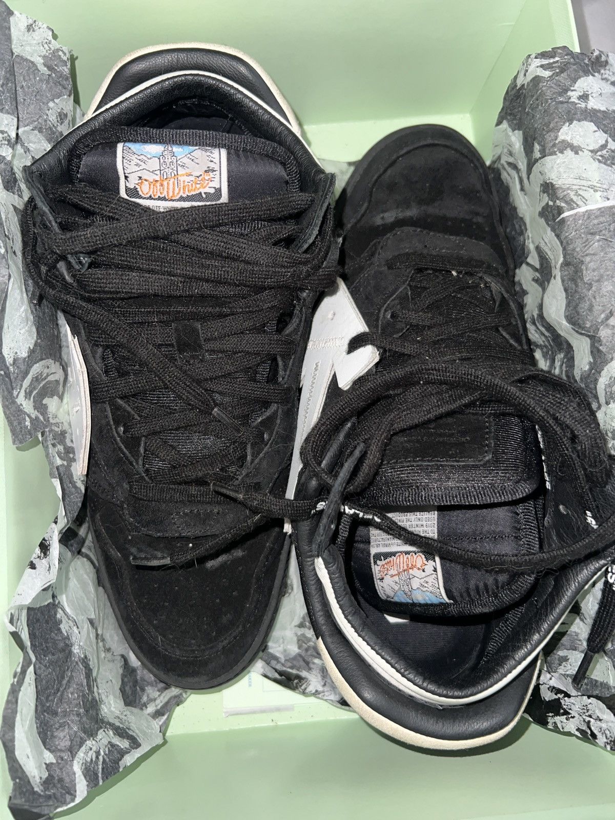 Off-White FLOATING ARROW SUEDE SNEAK BLACK WHITE Size US 7 / EU 40 - 1 Thumbnail