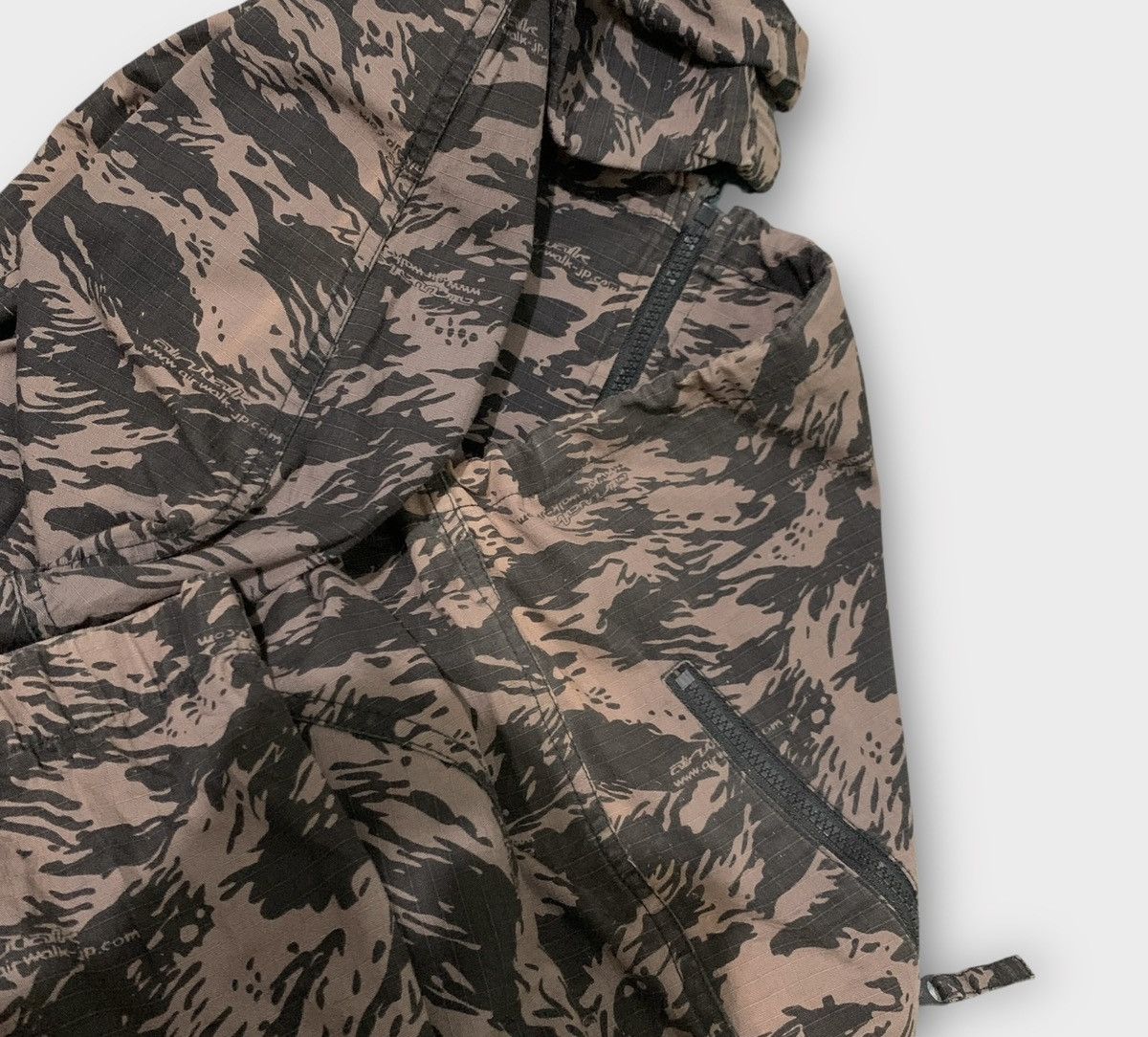 Airwalk VINTAGE AIRWALK TIGER CAMOUFLAGE COTTON HOODIE ZIPPER JACKET Size US L / EU 52-54 / 3 - 7 Thumbnail