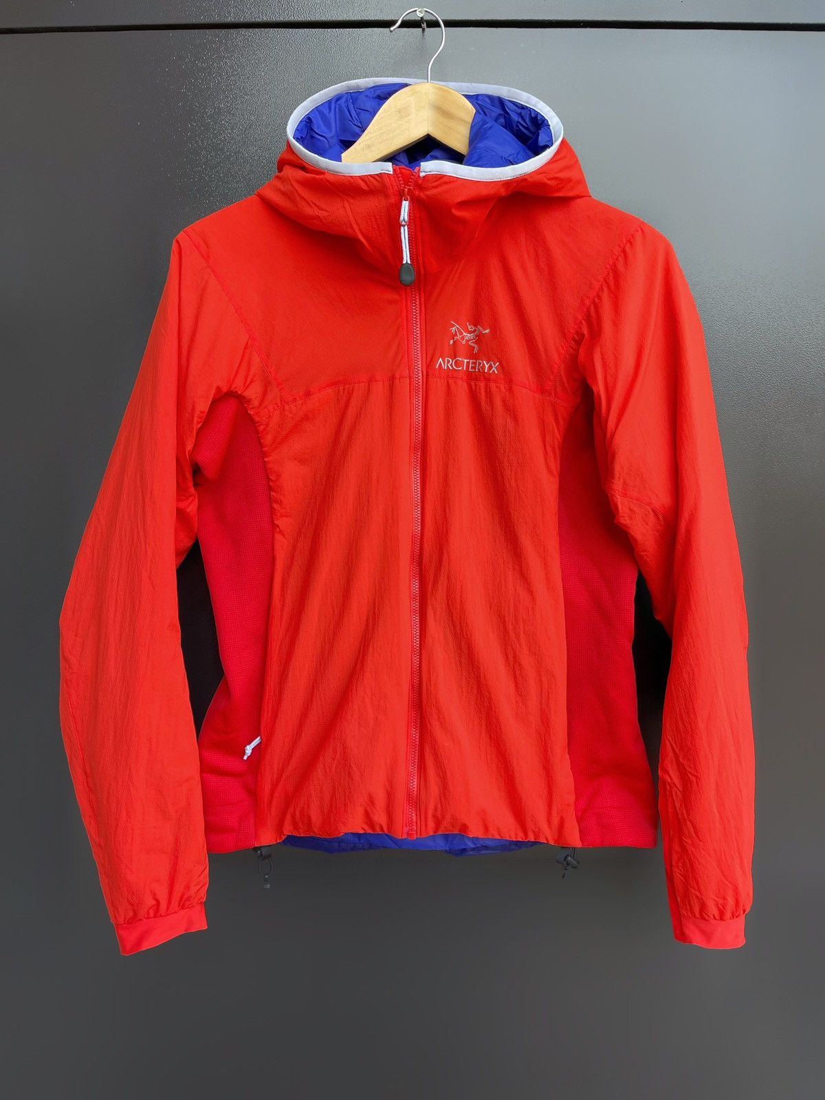 Arc'teryx Arcteryx Atom LT Hoody Outdoor -windbreaker light Jacket M Size M / US 6-8 / IT 42-44 - 1 Thumbnail