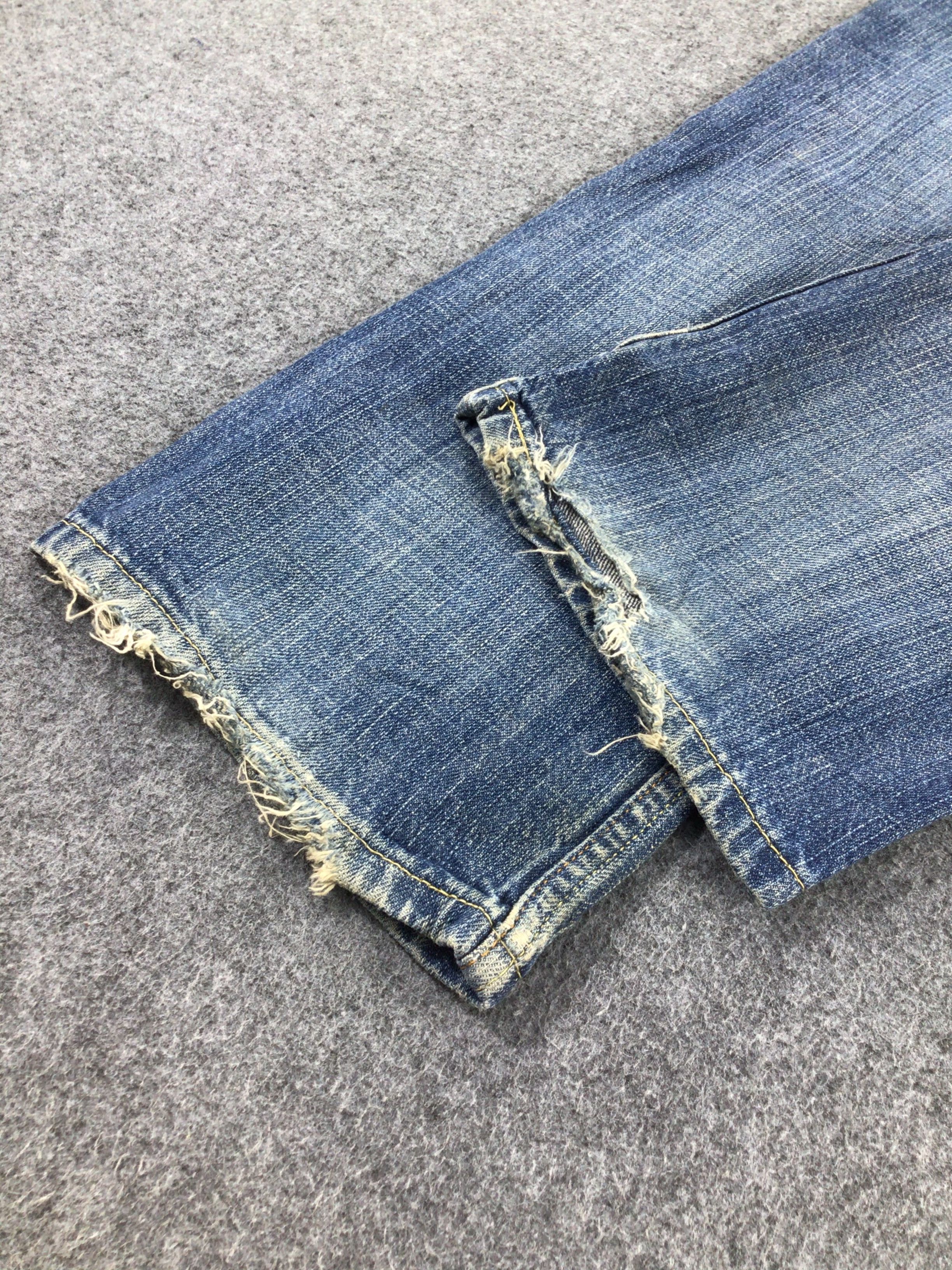 Levi's Vintage Levis 514 Jeans Faded Blue Denim KJ300 Size US 35 - 6 Thumbnail