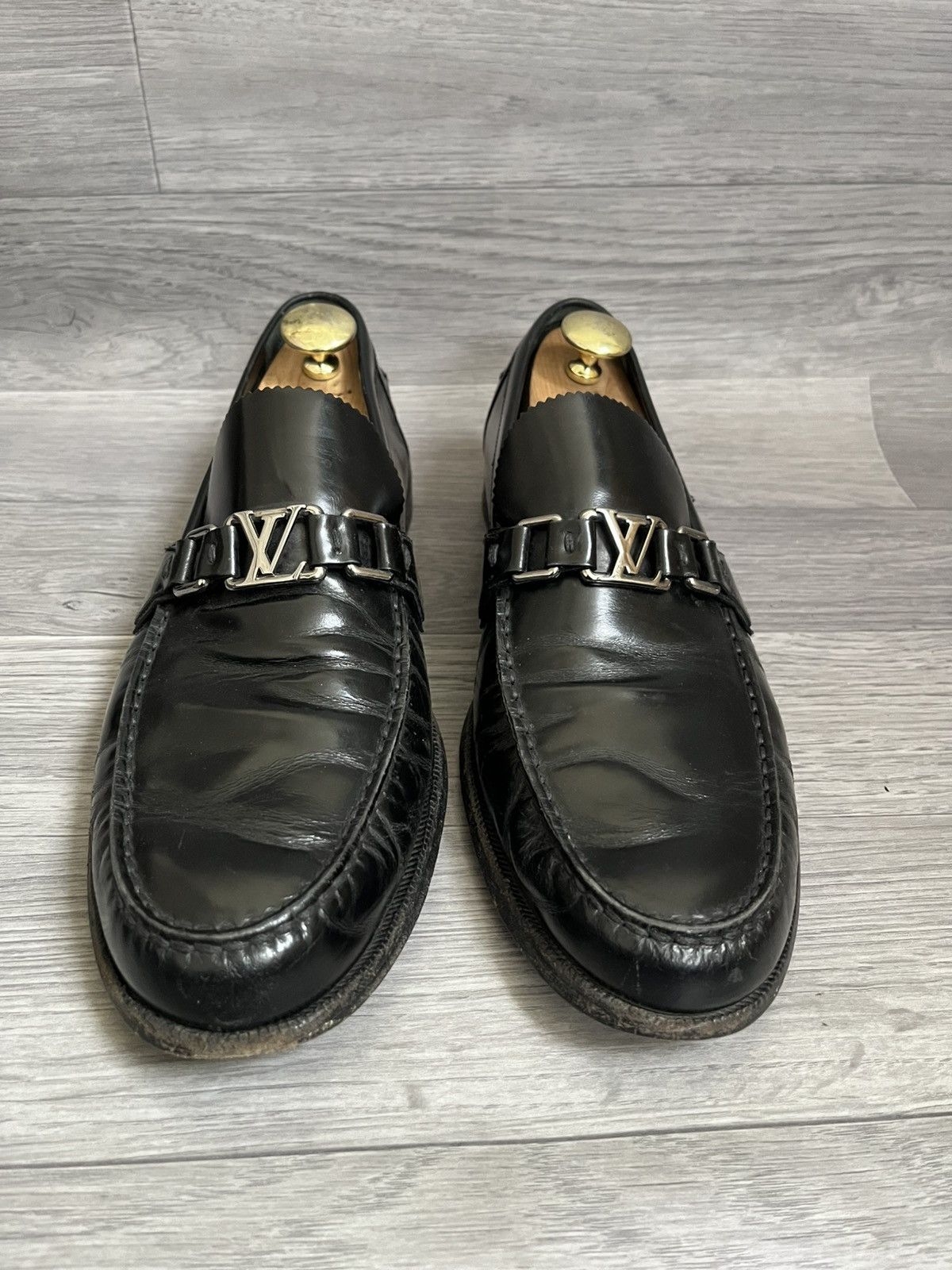 Louis Vuitton Louis Vuitton Major logo slip on leather loafers sz 10.5 Size US 11.5 / EU 44-45 - 3 Thumbnail