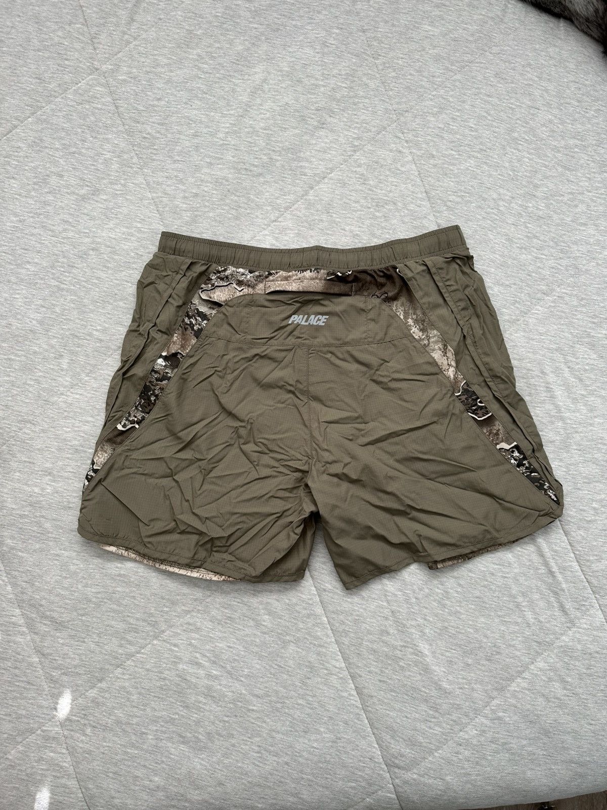 PALACE REAL TREE RUNNER SHORT