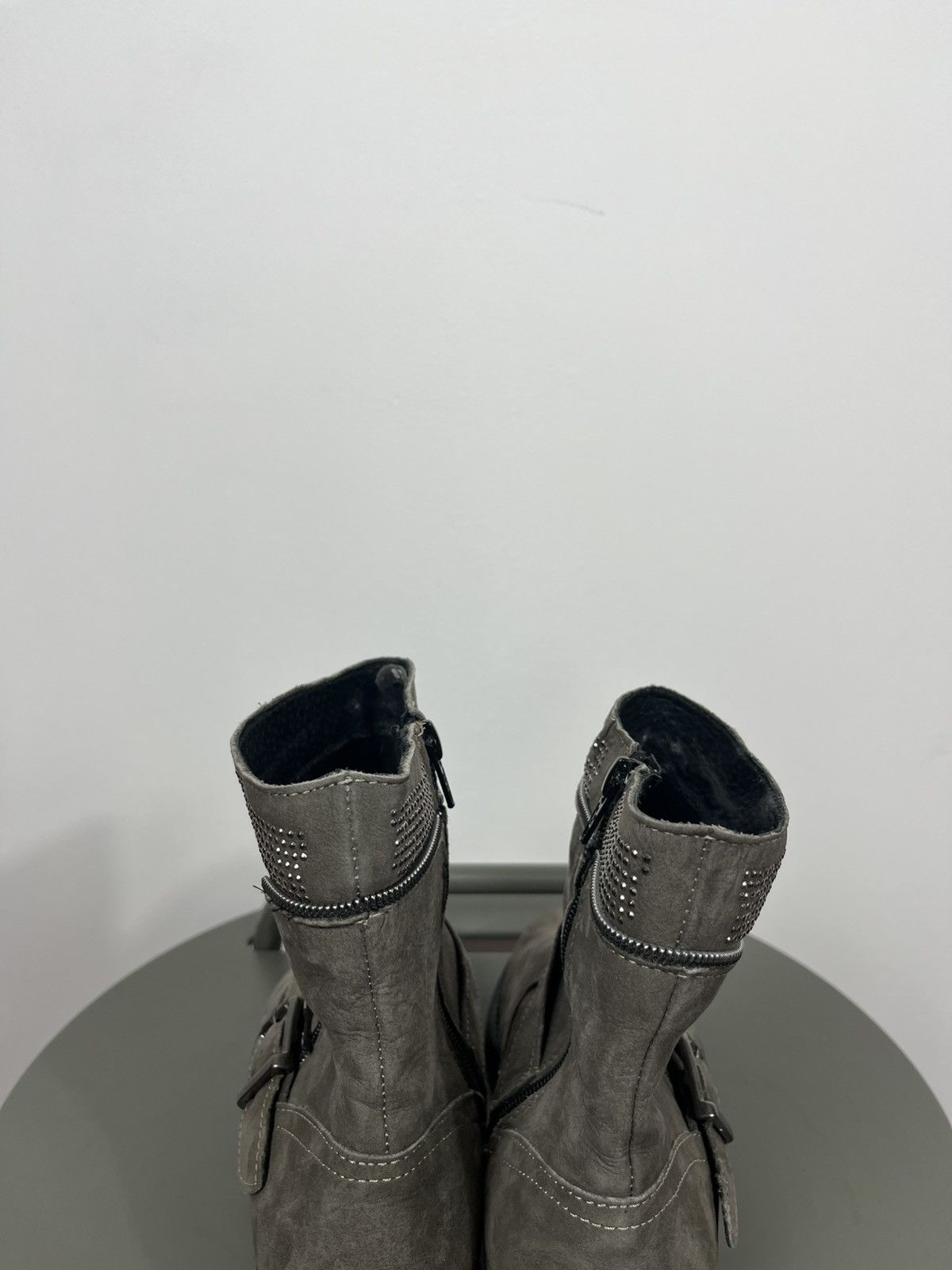 Vintage Women’s Suede Ankle Boots Zip Buckle Studded Gray Size EU 40 Size US 9.5 / IT 39.5 - 10 Thumbnail