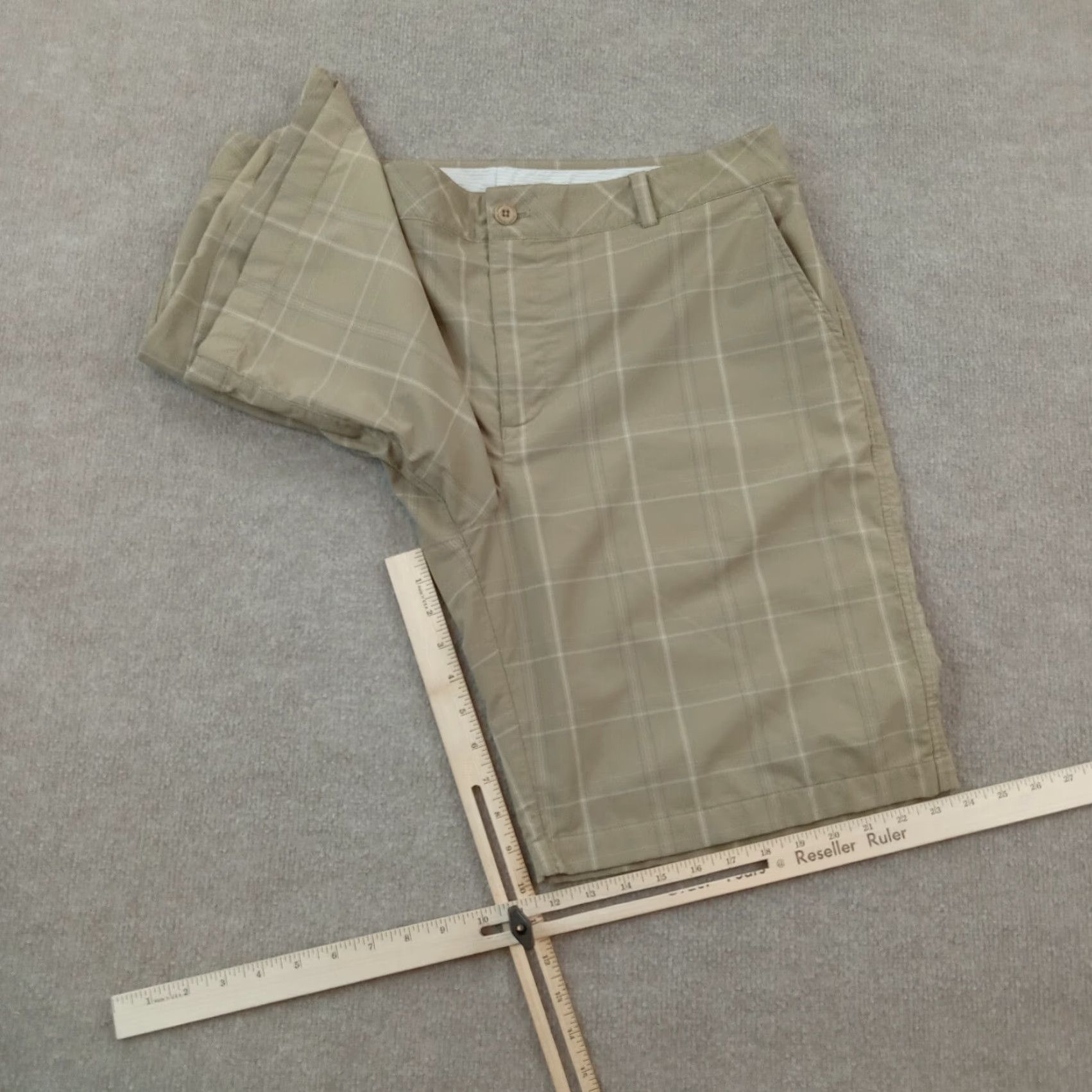 Under Armour Under Armour Mens Chino Shorts Brown Plaid Size 36 Regular Size US 36 / EU 52 - 2 Thumbnail