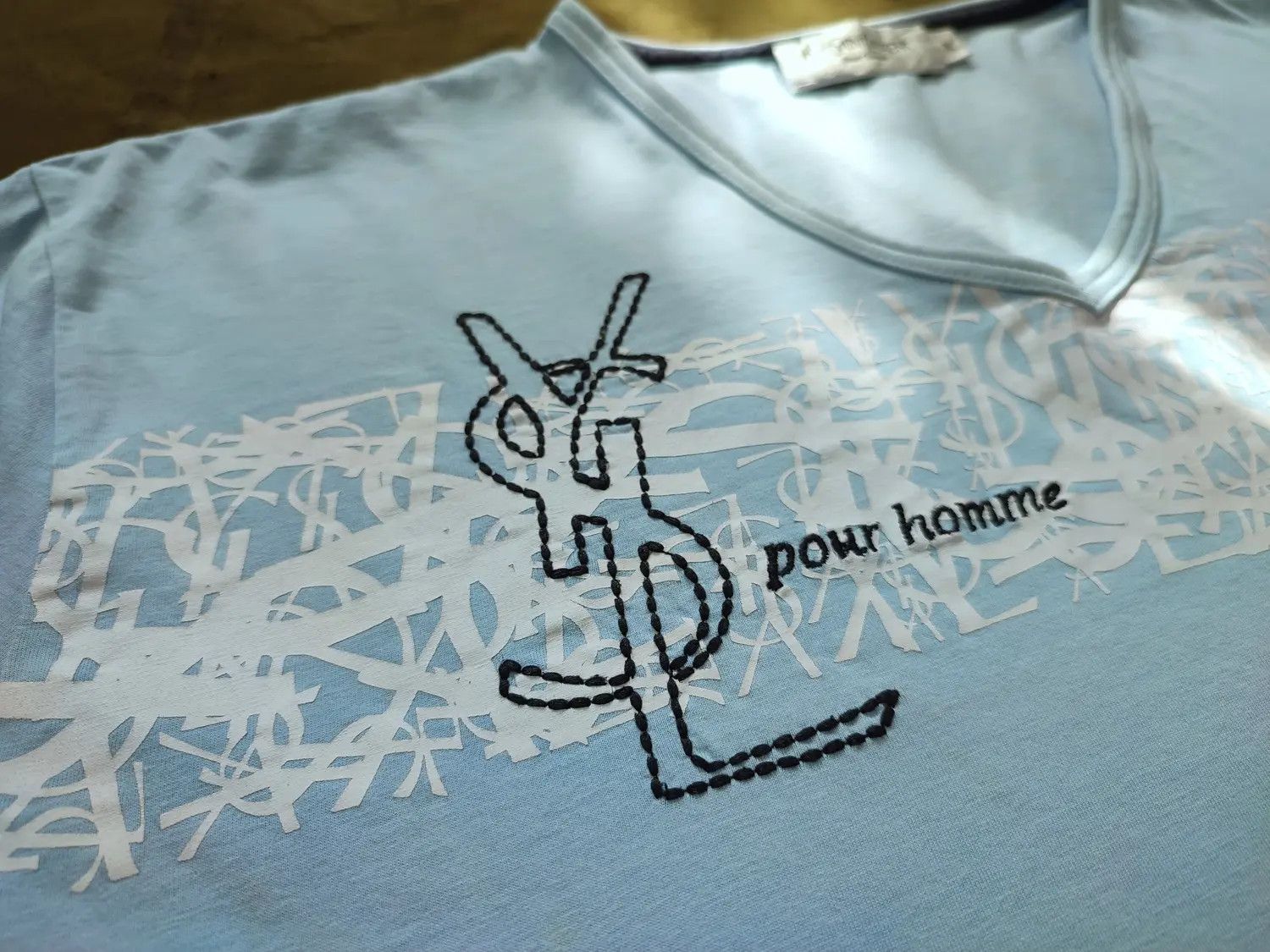 Yves Saint Laurent Vintage Ysl embroider Logo v-neck t-shirt Size US XL / EU 56 / 4 - 4 Thumbnail