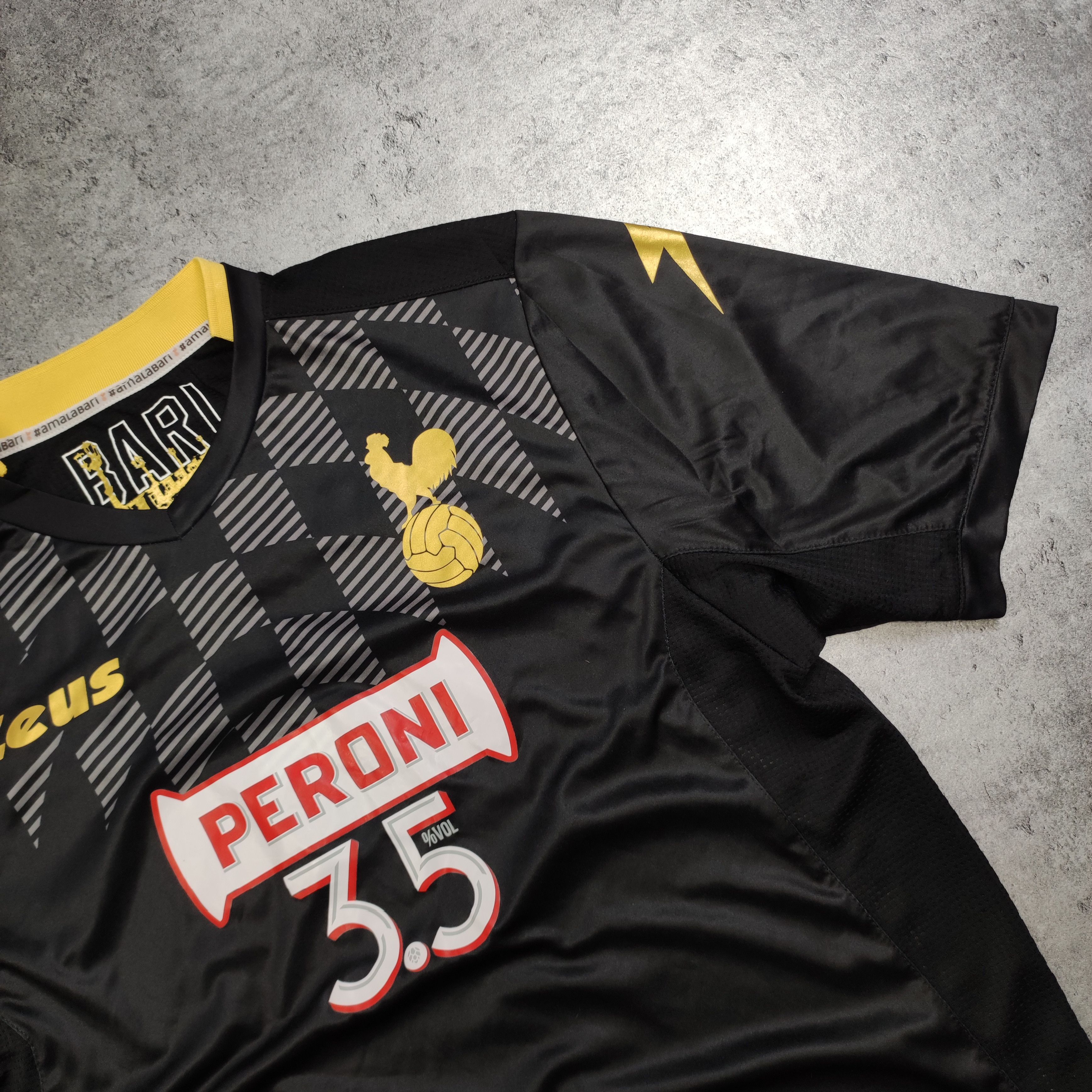 Vintage RARE Football Calcio Bari FC Serie B 2017/18 Third Jersey Size US L / EU 52-54 / 3 - 4 Thumbnail