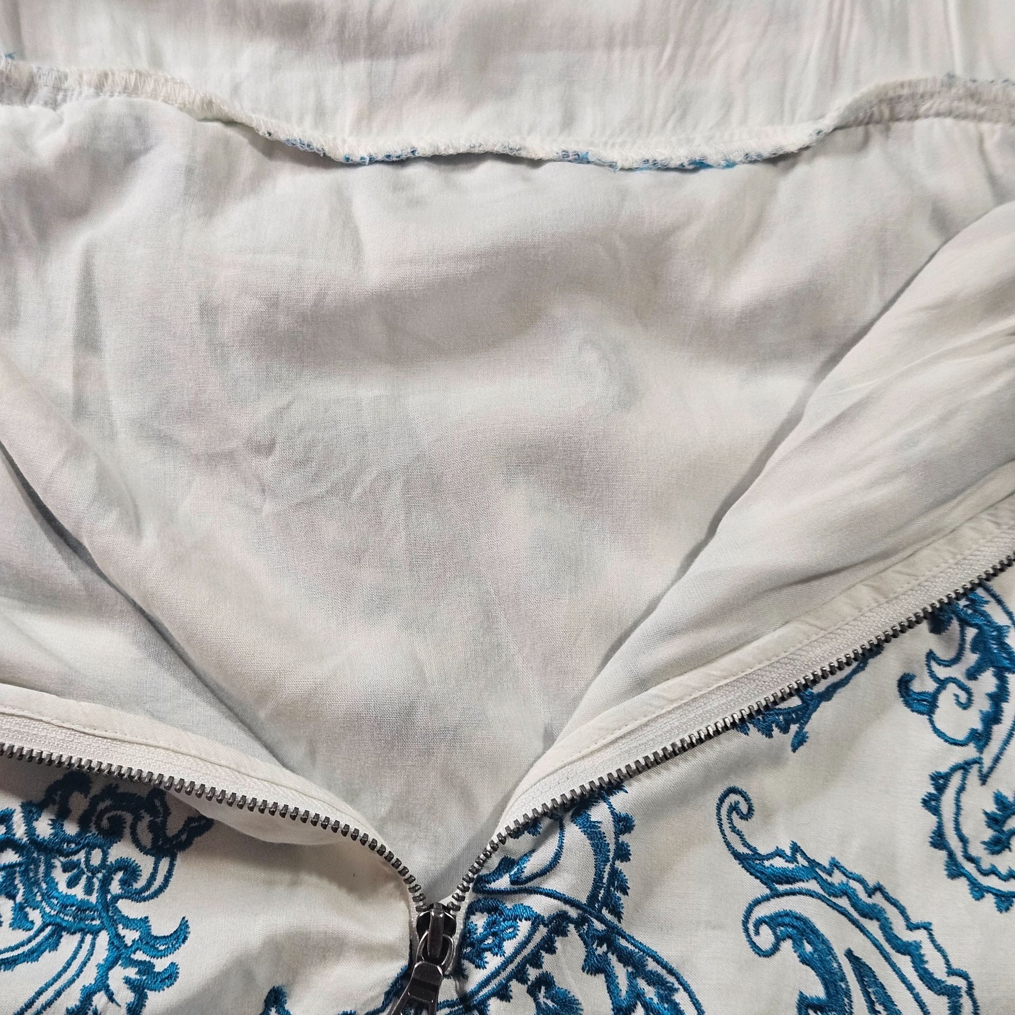 Alice + Olivia Alice + Olivia Blue White Paisley Mini Dress Size 6 | Ruffle Size M / US 6-8 / IT 42-44 - 7 Thumbnail